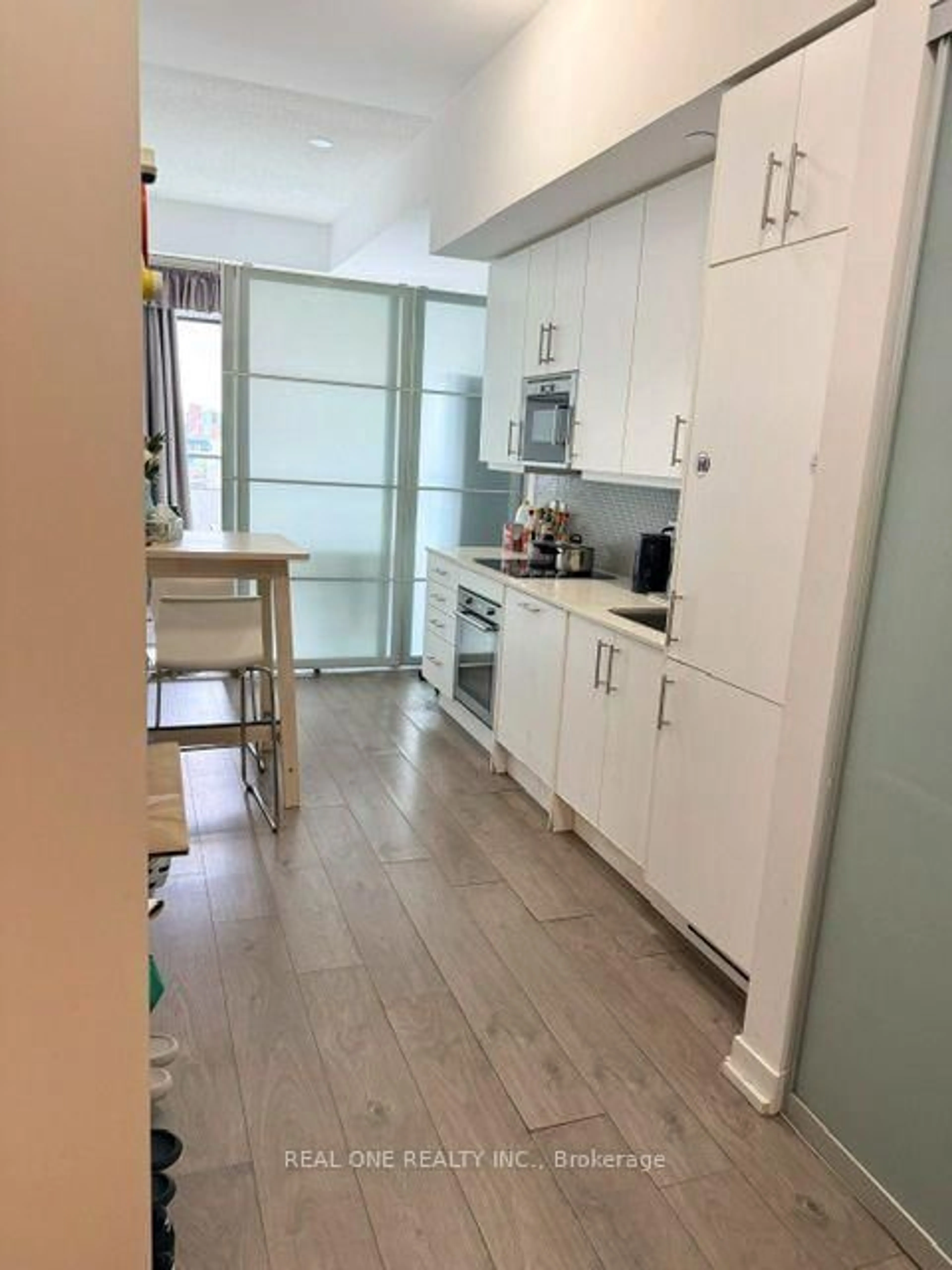 Unknown for 297 College St #716, Toronto Ontario M5T 0C2