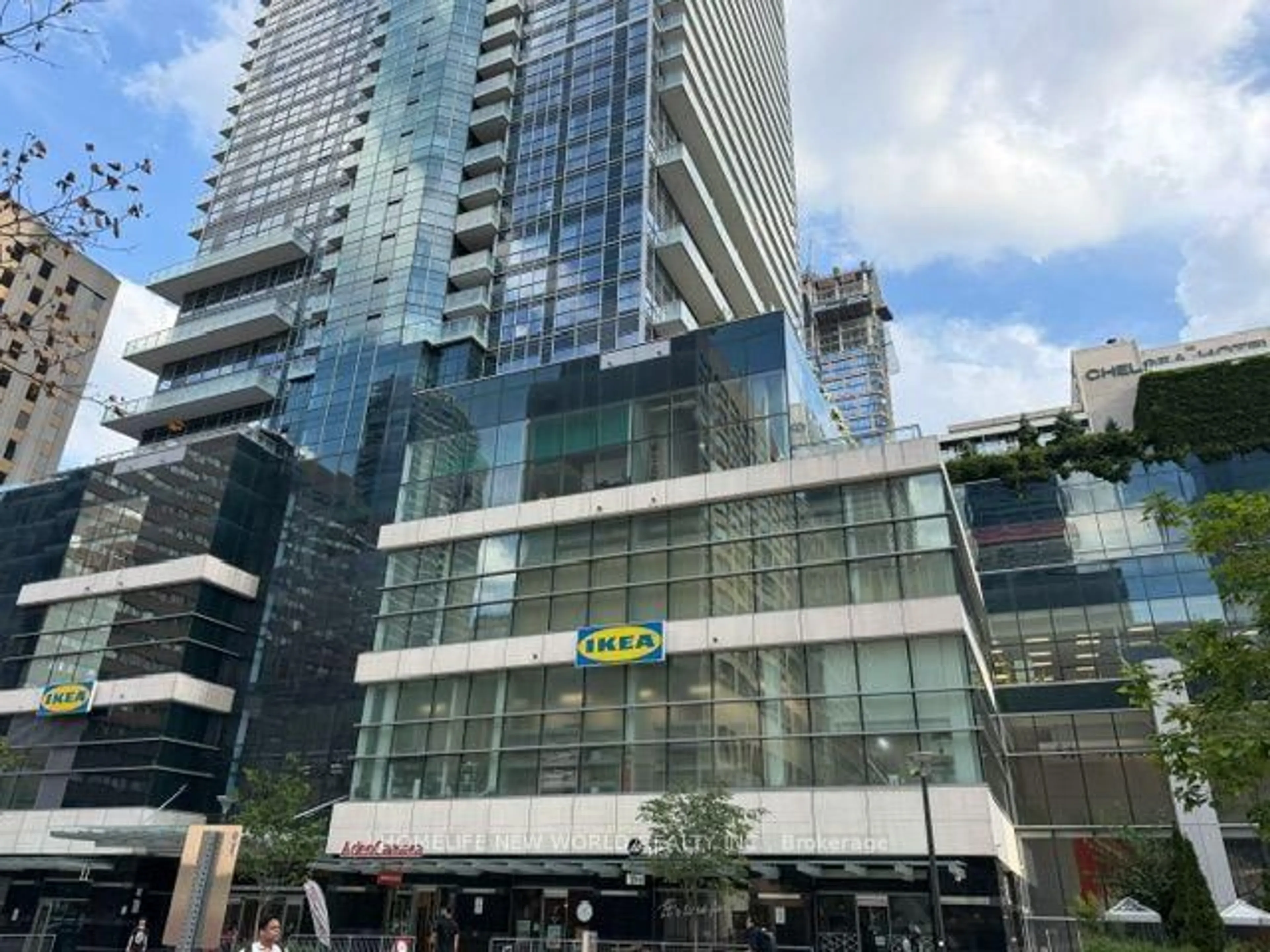Indoor foyer for 388 Yonge St #6101, Toronto Ontario M5B 0A4
