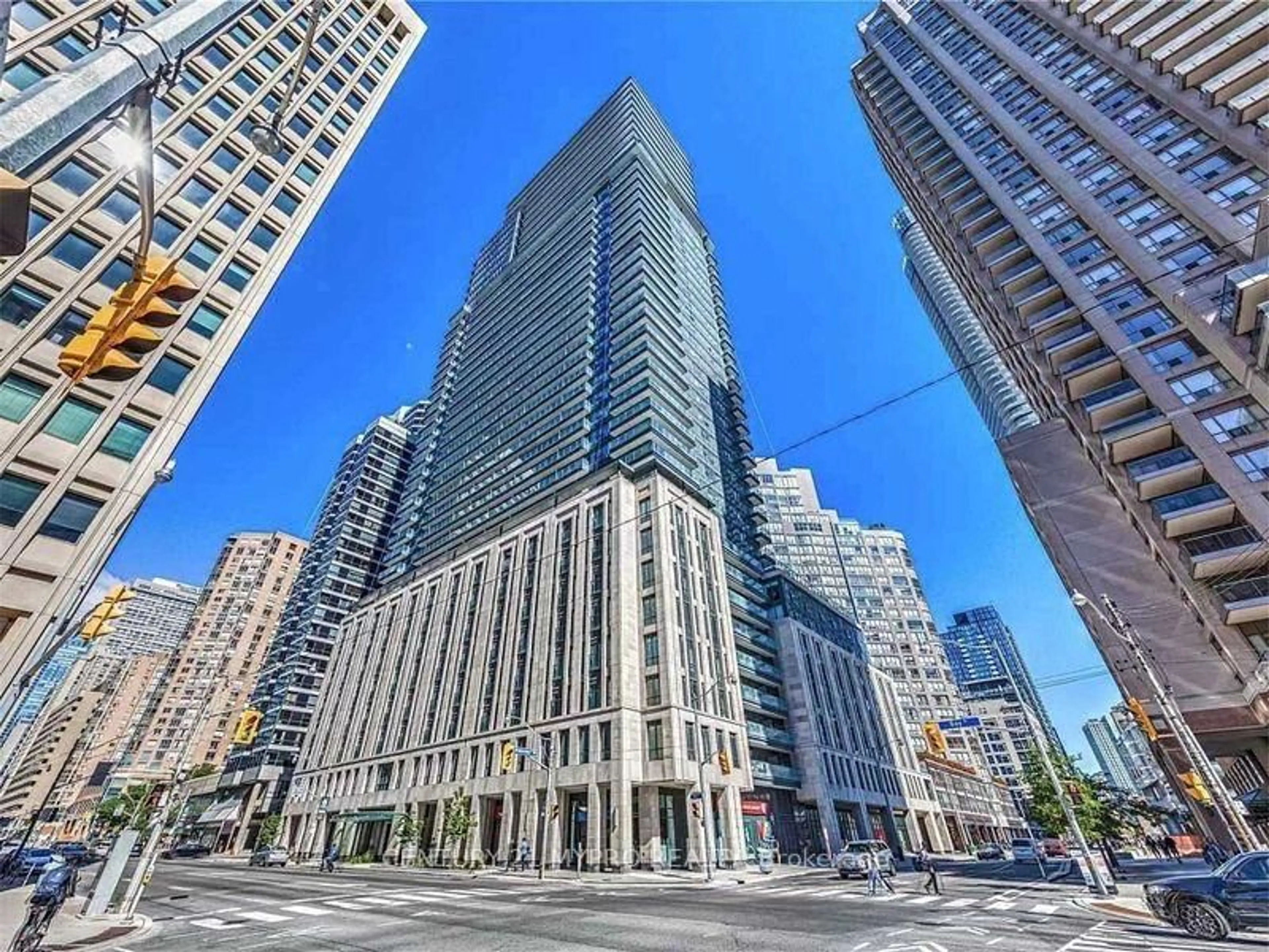 Indoor foyer for 955 Bay St #2707, Toronto Ontario M5S 0C6