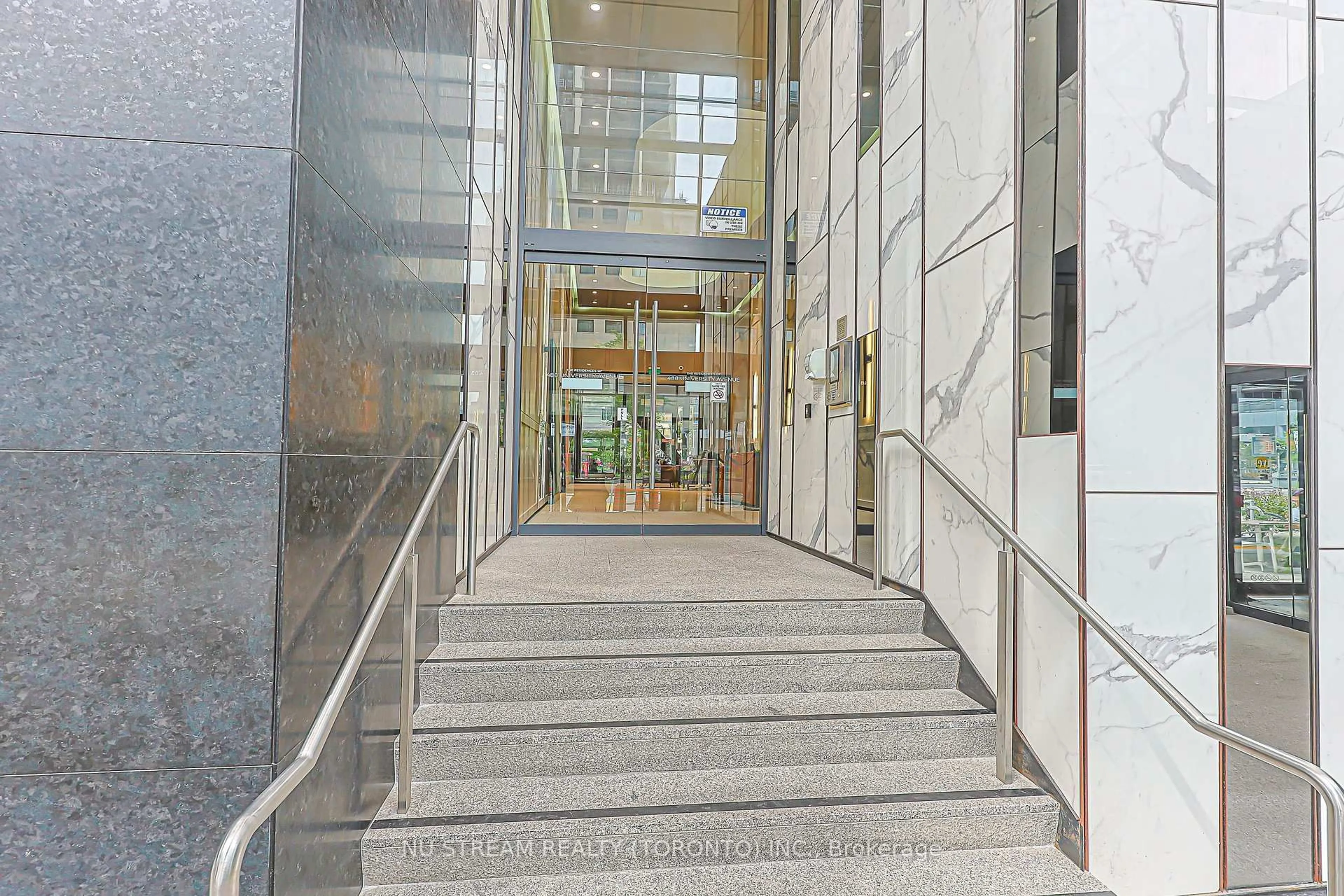 Indoor foyer for 488 University Ave #4608, Toronto Ontario M5G 0C1