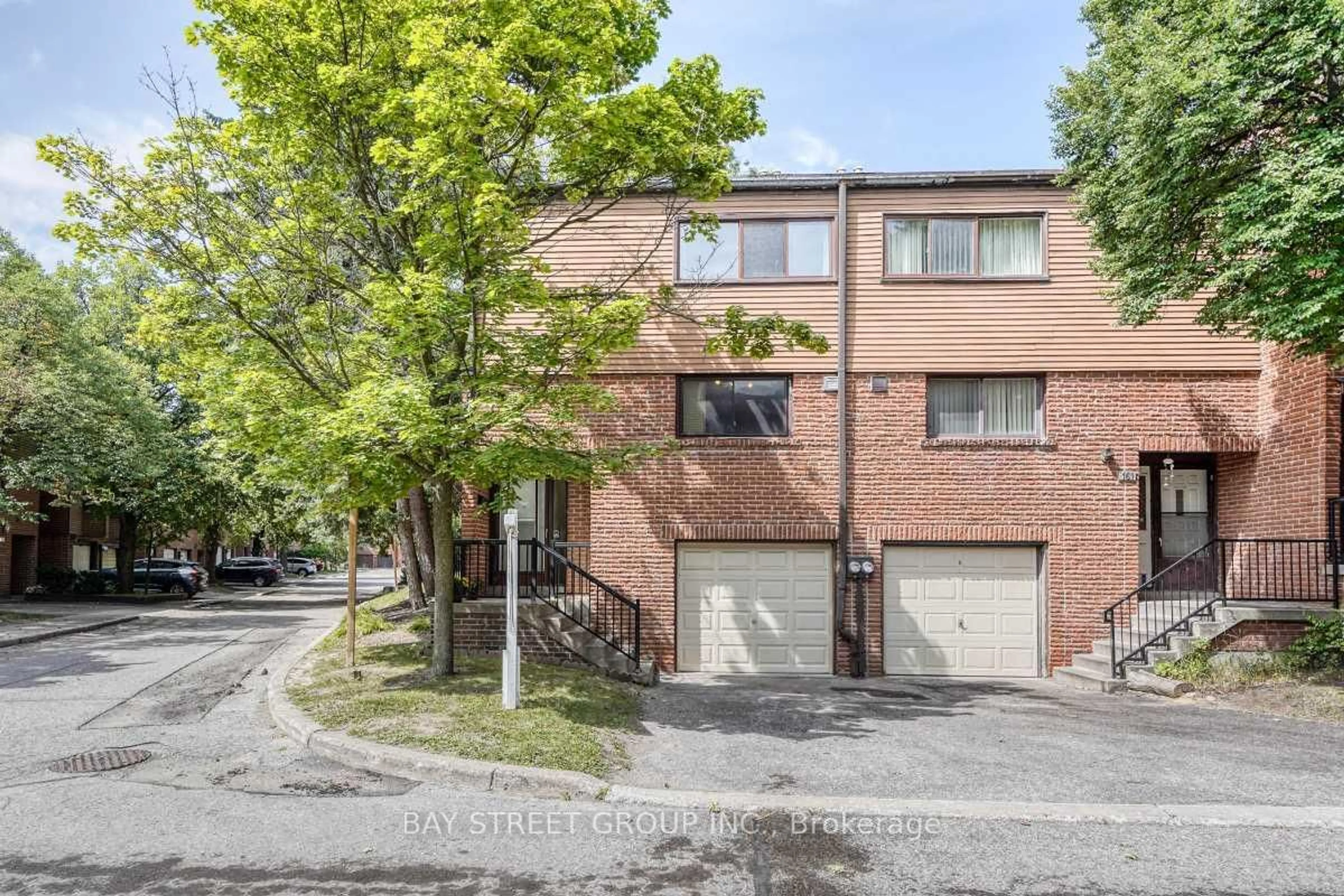 Home with brick exterior material, street for 163 Song Meadoway, Toronto Ontario M2H 2V1