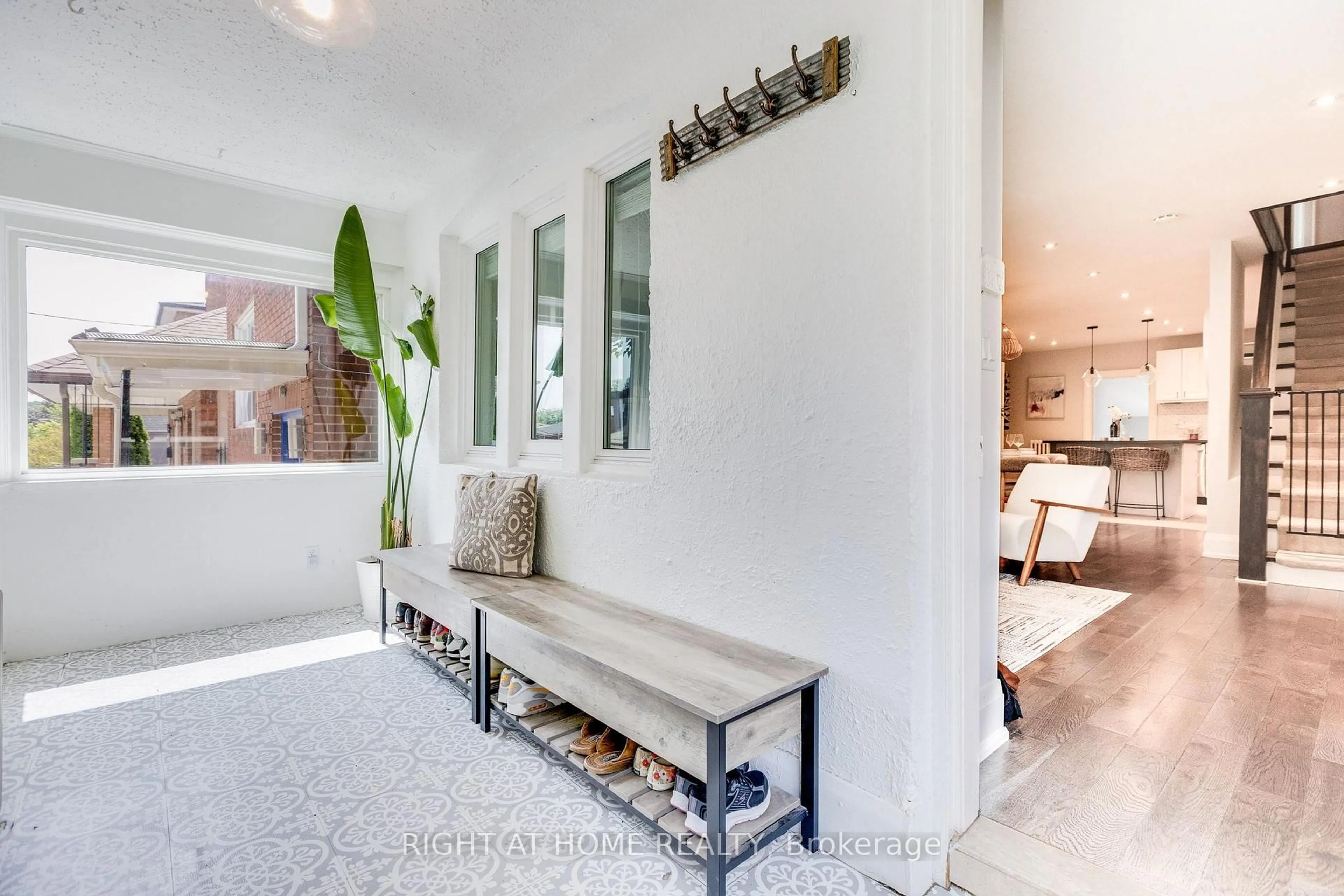 Indoor entryway for 386 Winona Dr, Toronto Ontario M6C 3T5
