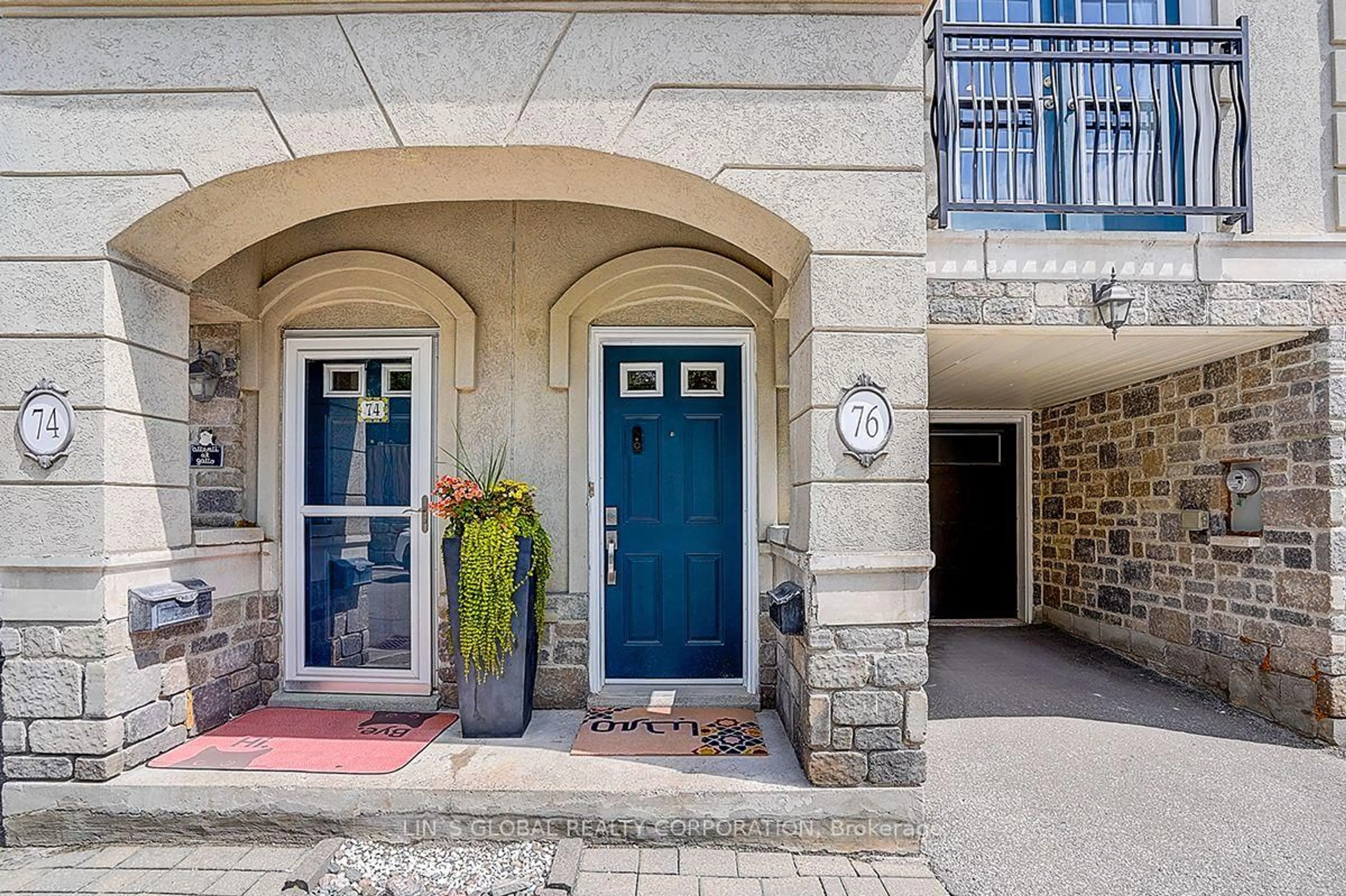 Indoor entryway for 76 Routliffe Lane, Toronto Ontario M2N 0A2