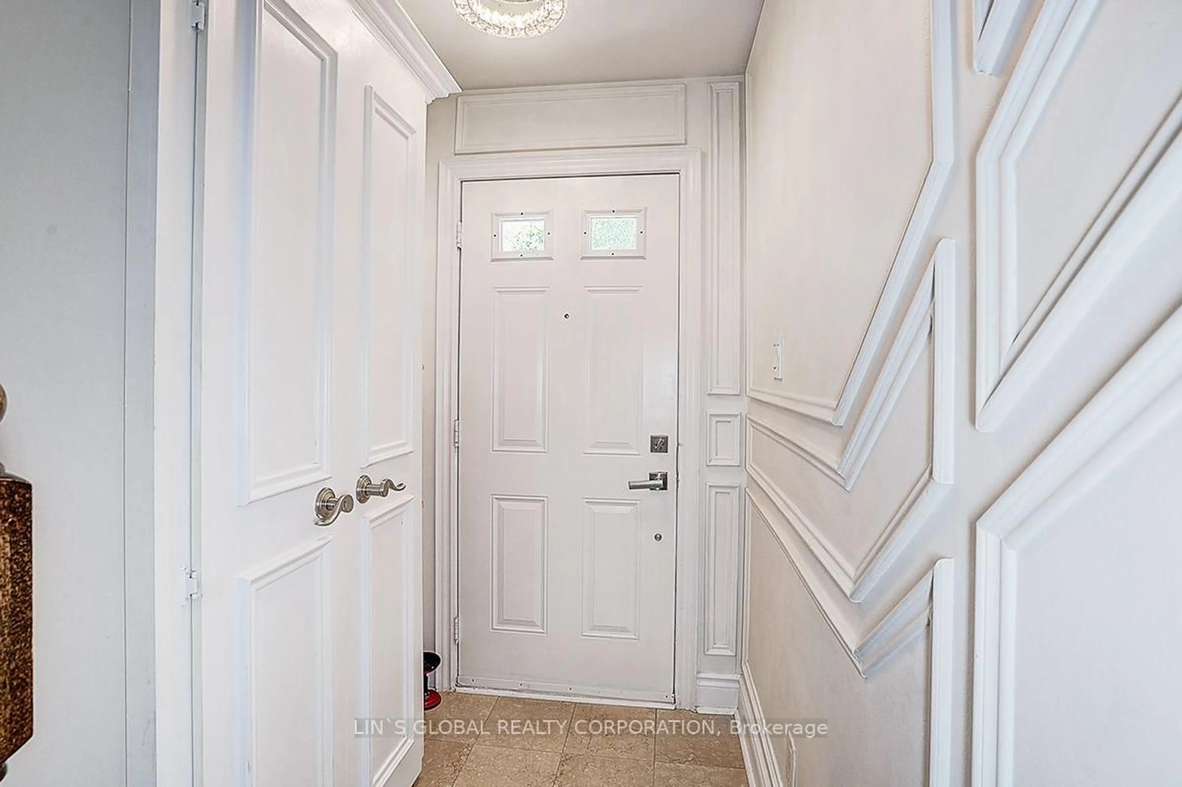Indoor entryway for 76 Routliffe Lane, Toronto Ontario M2N 0A2