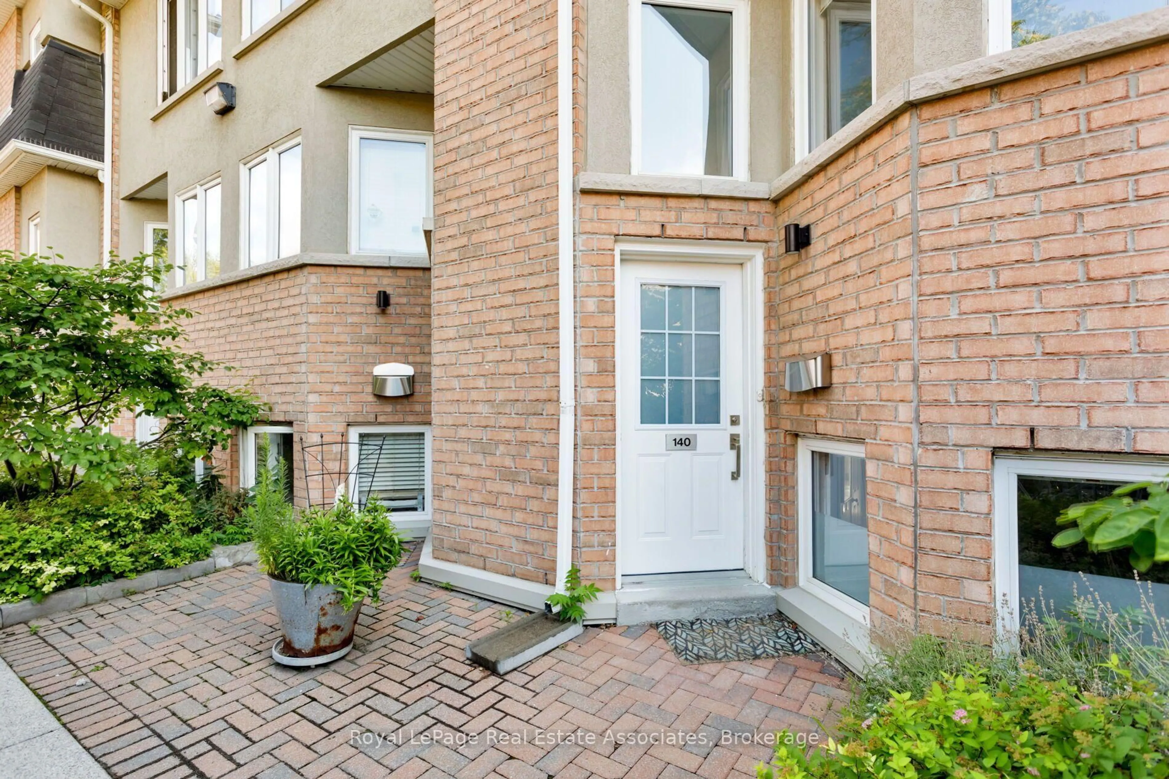 Unknown for 30 Merchant Lane #140, Toronto Ontario M6P 4J6