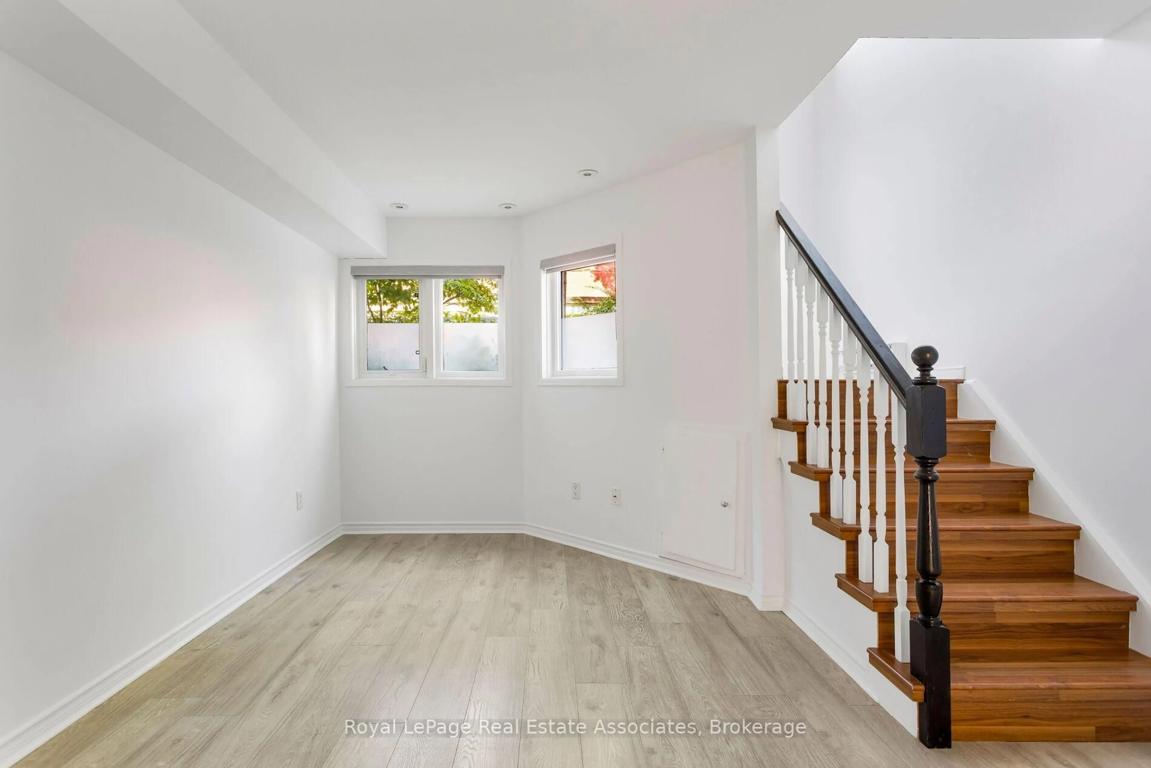 Indoor entryway for 30 Merchant Lane #140, Toronto Ontario M6P 4J6