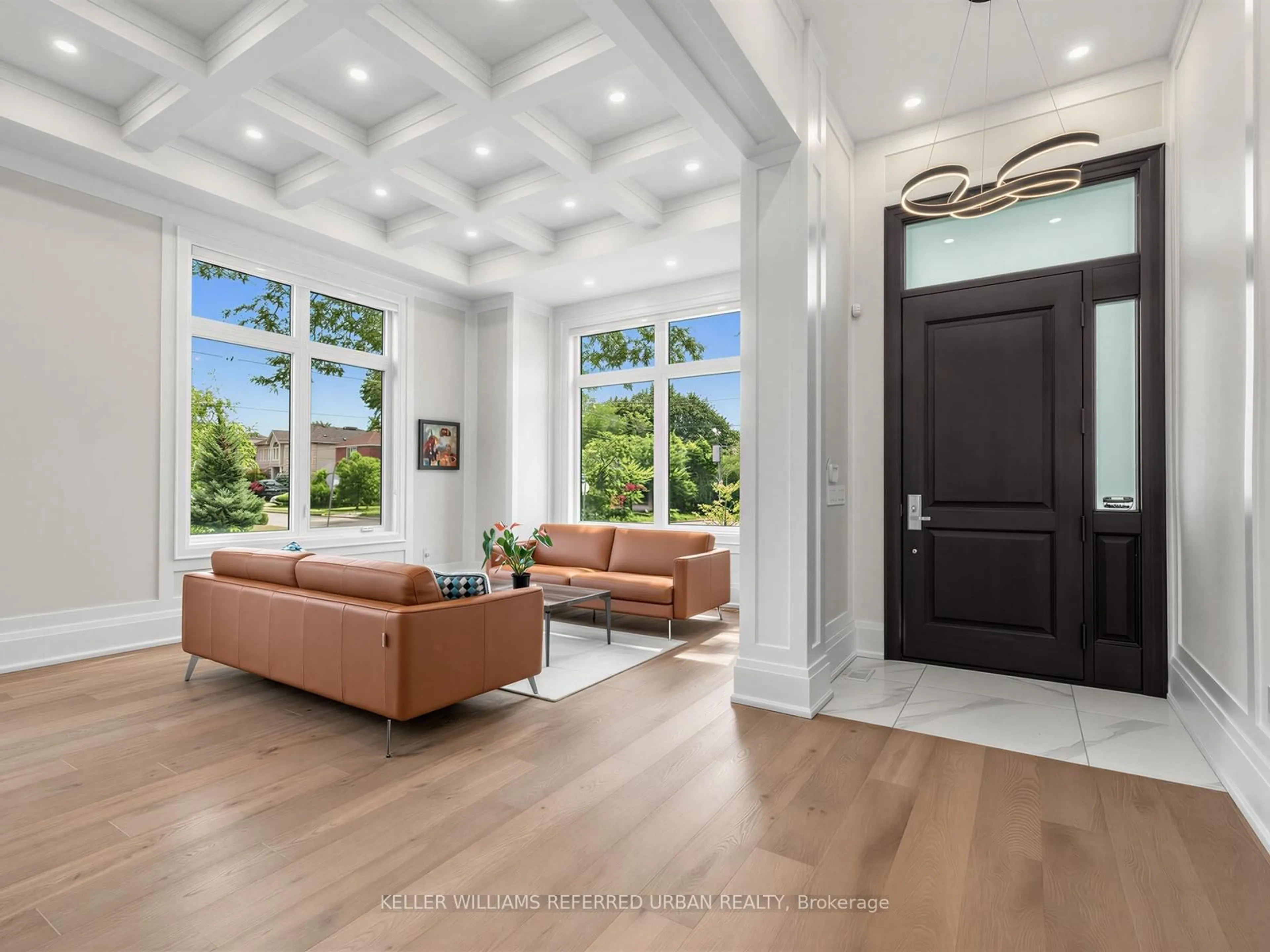 Indoor entryway for 170 Spring Garden Ave, Toronto Ontario M2N 3G5