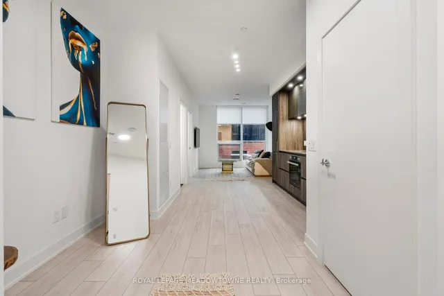 15 Mercer St #813, Toronto 5