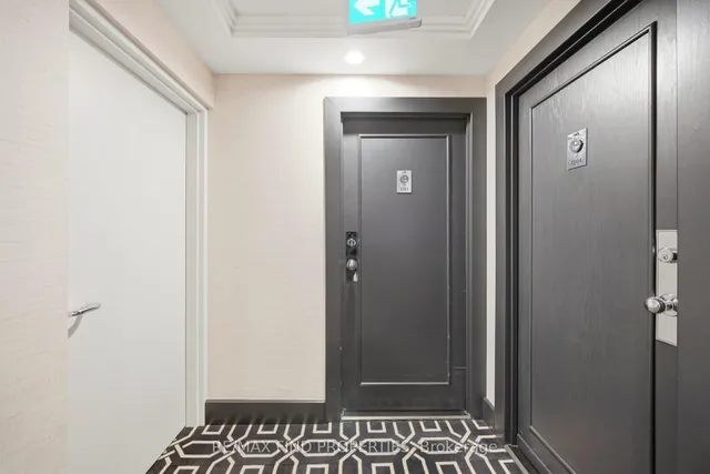 33 University Ave #1203, Toronto 5