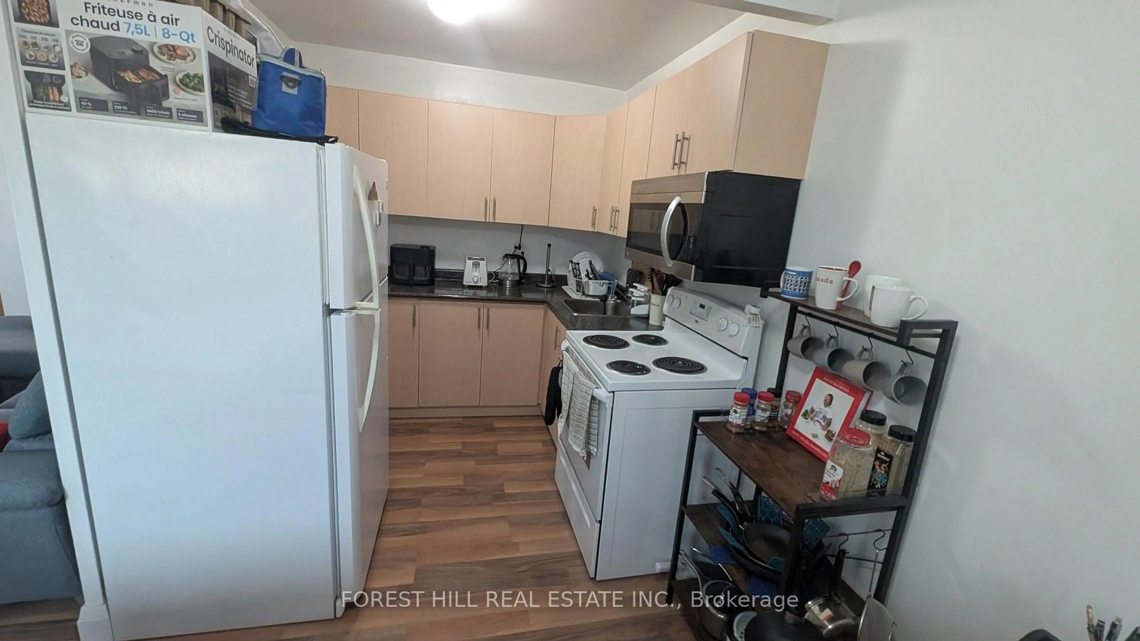 Standard kitchen, unknown for 55 Neptune Dr #305, Toronto Ontario M6A 1X2
