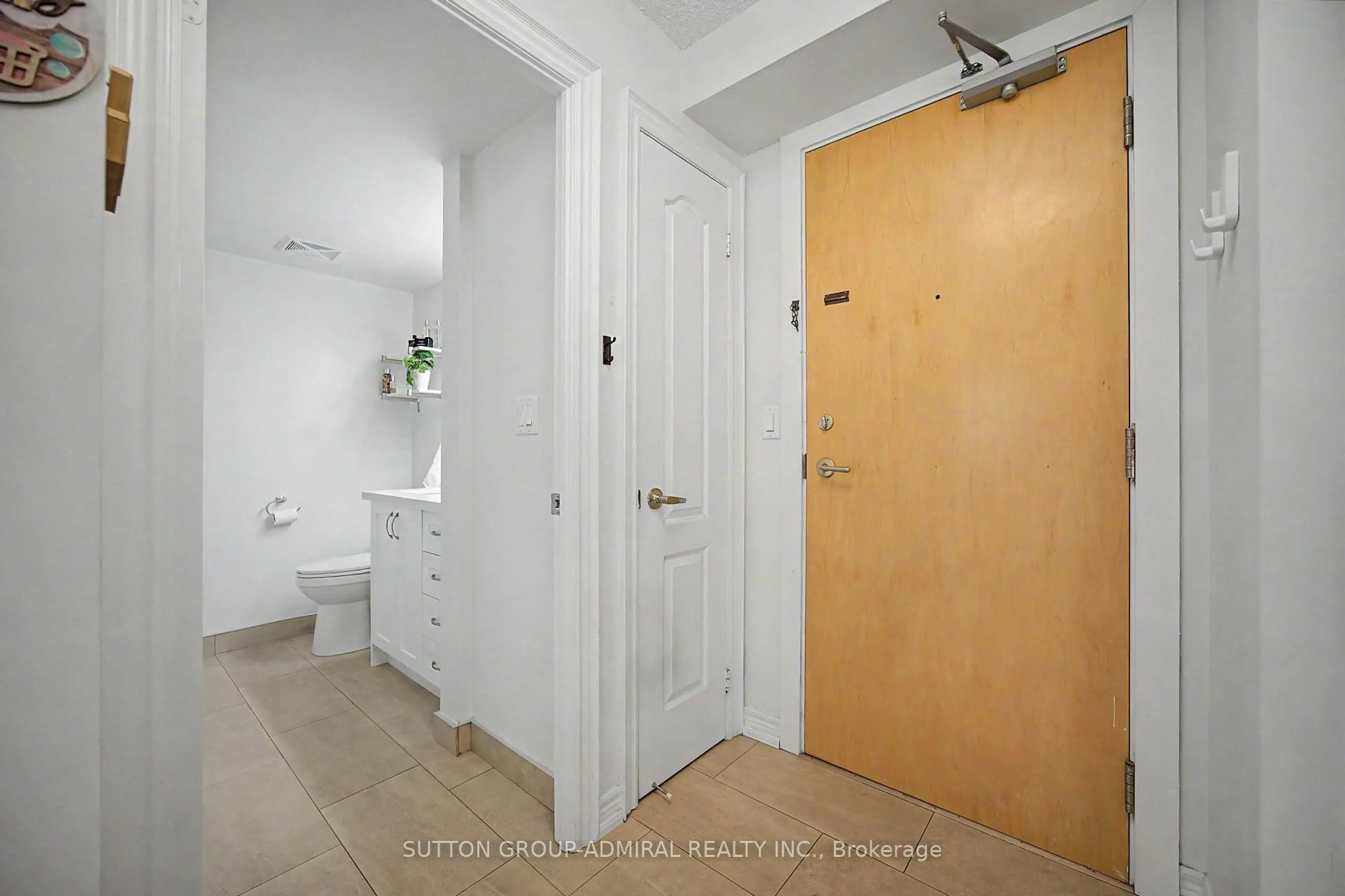 Unknown for 212 Eglinton Ave #706, Toronto Ontario M4P 0A3