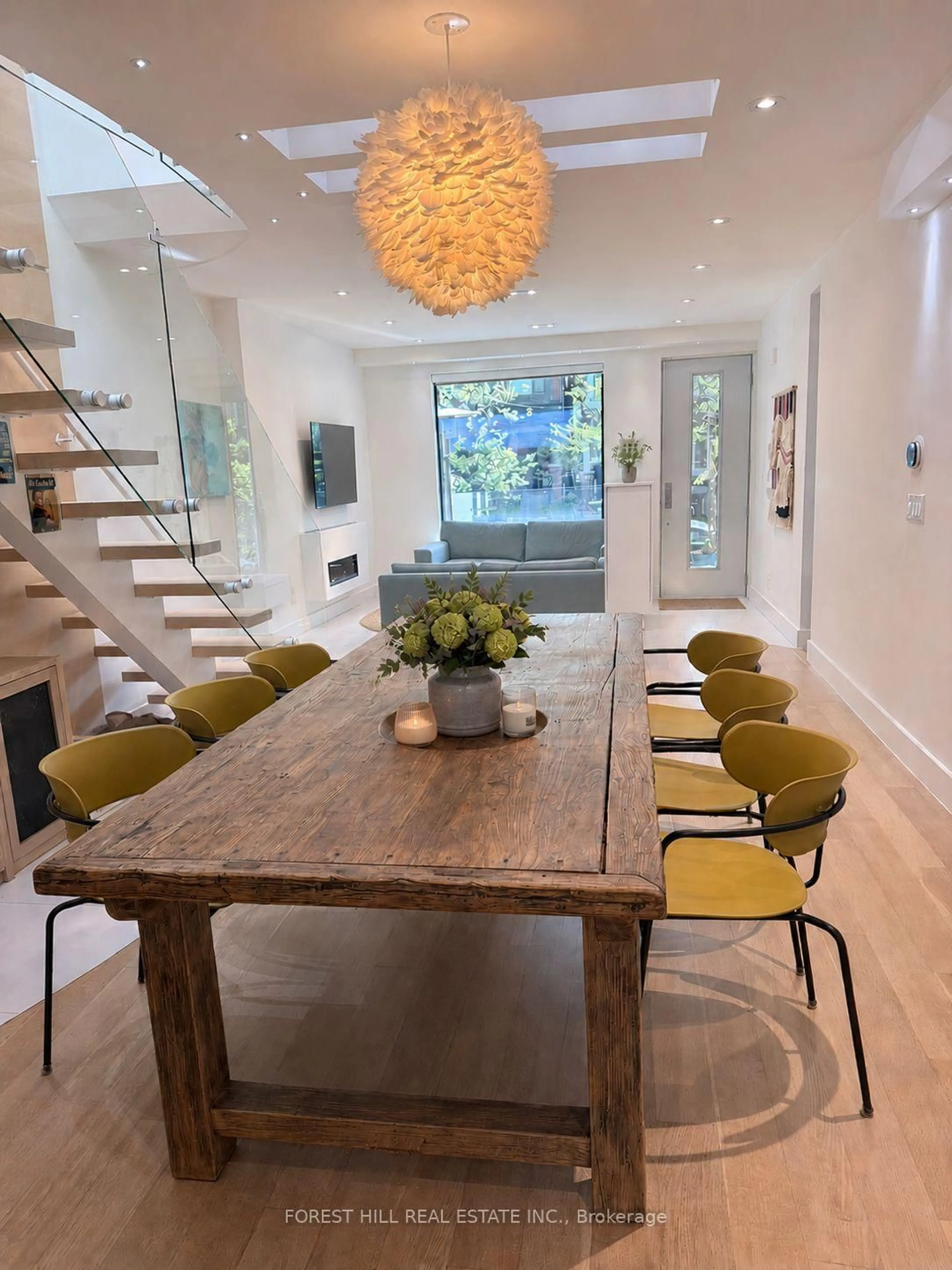 Dining room, unknown for 150 Rushton Rd, Toronto Ontario M6G 3J1