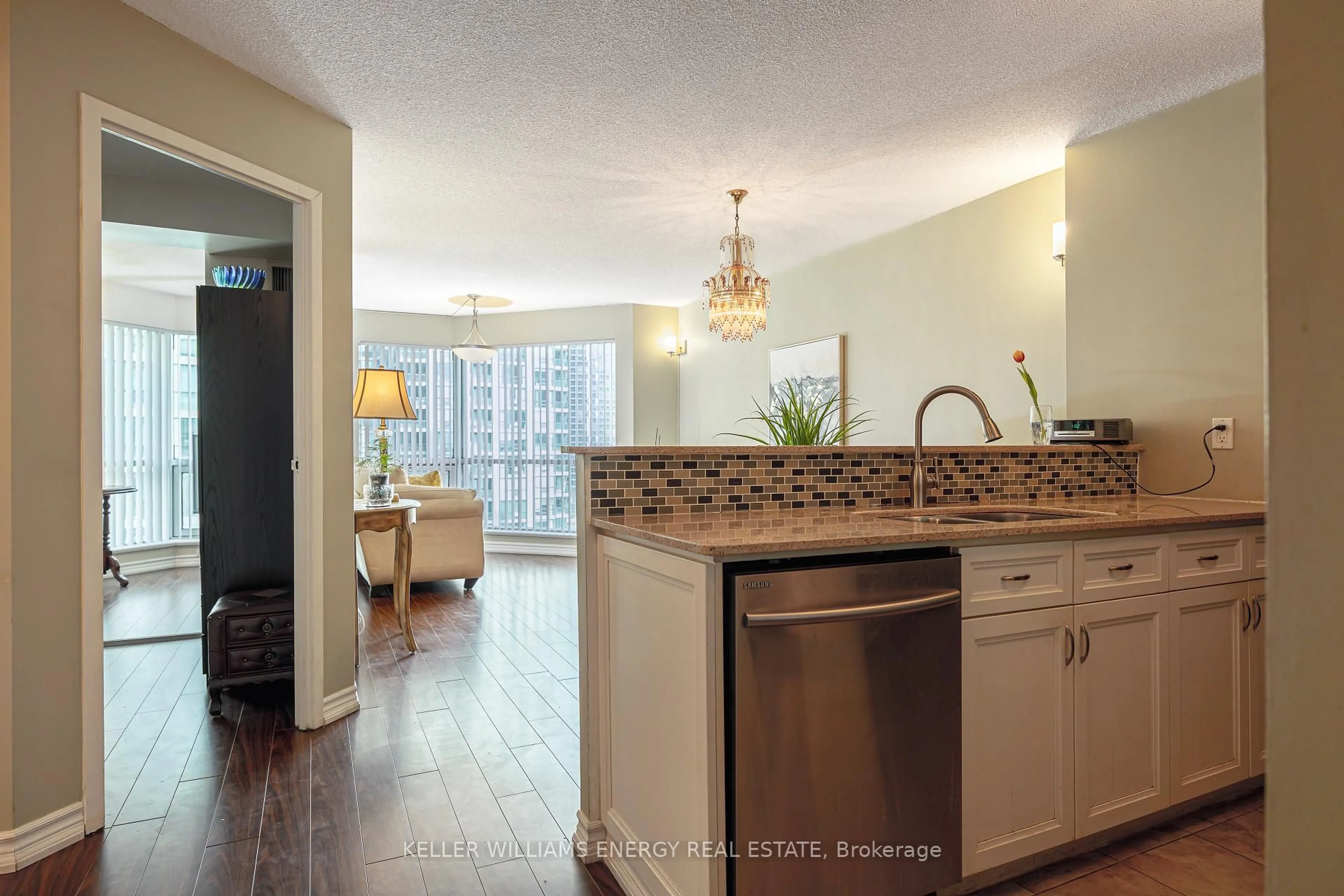 Open concept kitchen, unknown for 10 Yonge St #1604, Toronto Ontario M5E 1R4
