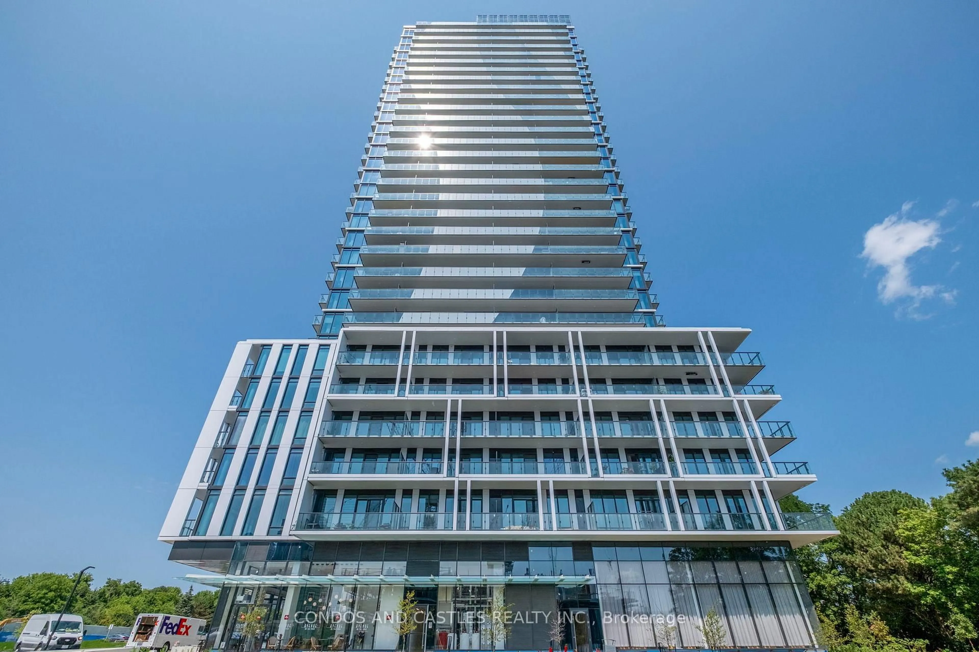 Indoor foyer for 29 Green Trail Crt #2610, Toronto Ontario M2K 0J9