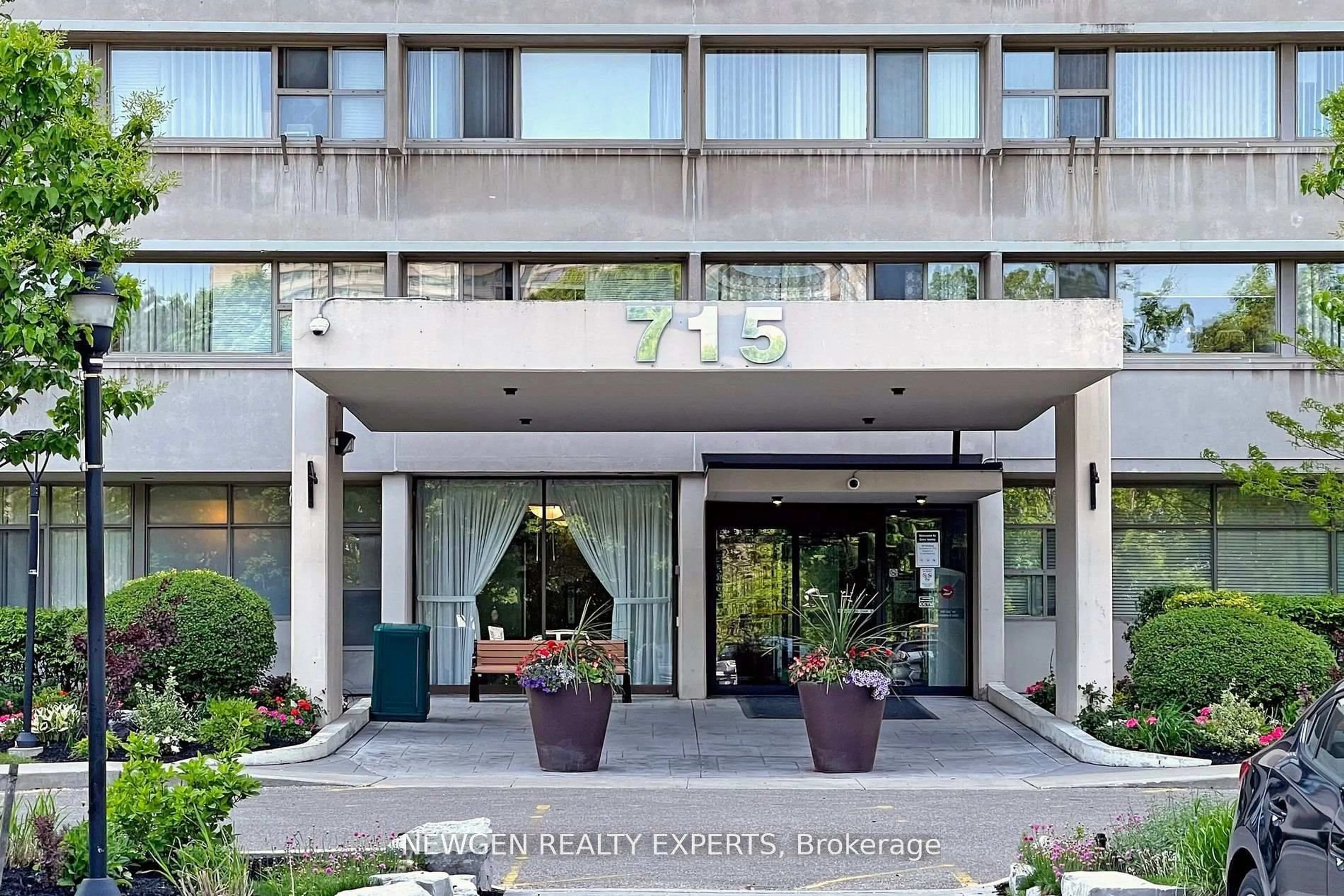 Indoor foyer for 715 Don Mills Rd #2103, Toronto Ontario M3C 1S5