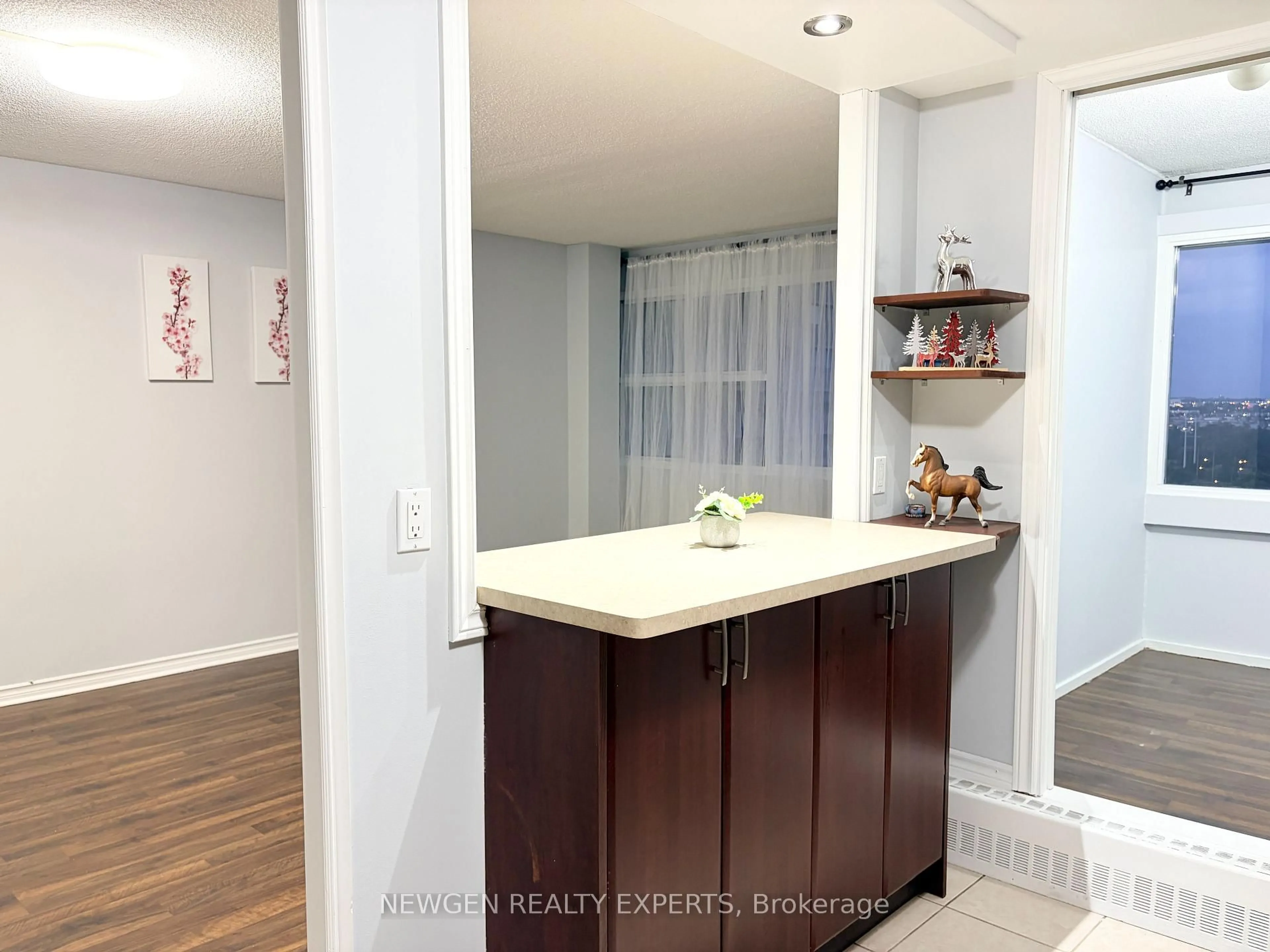 Unknown for 715 Don Mills Rd #2103, Toronto Ontario M3C 1S5