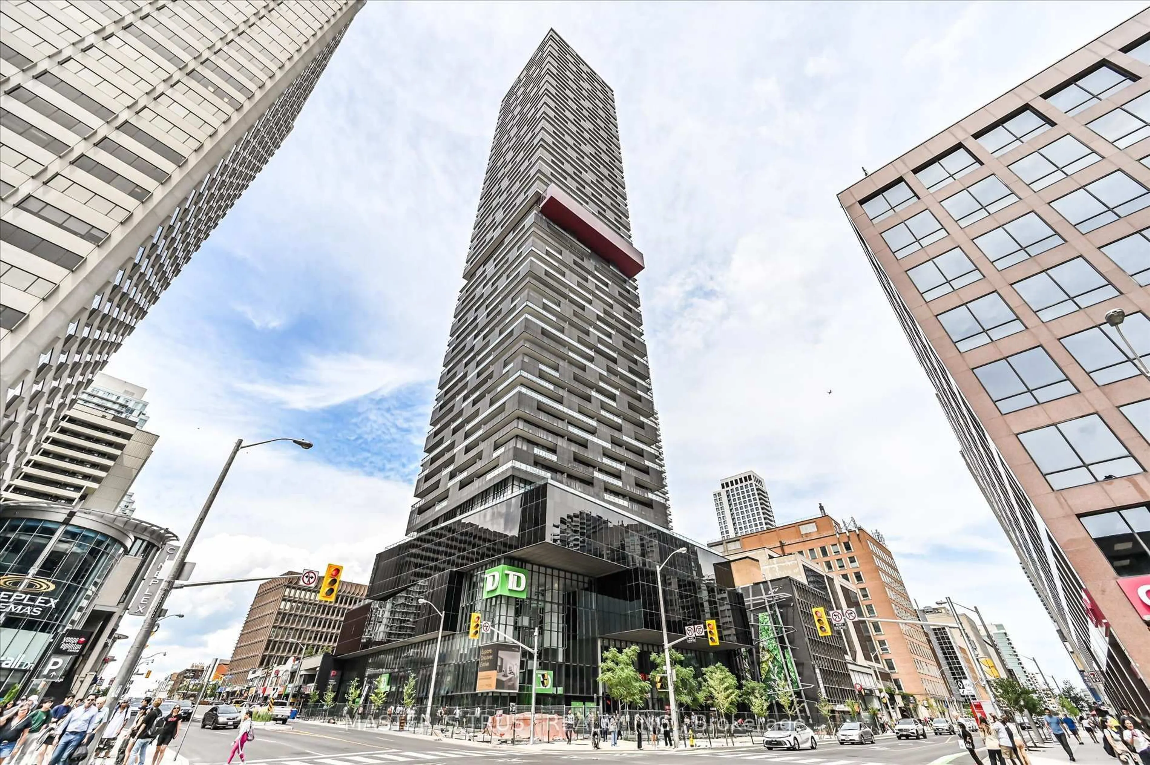 Unknown for 8 Eglinton Ave #Ph 5801, Toronto Ontario M4P 0C1