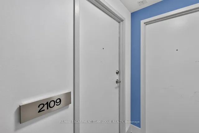 10 NAVY WHARF Crt #2109, Toronto 4