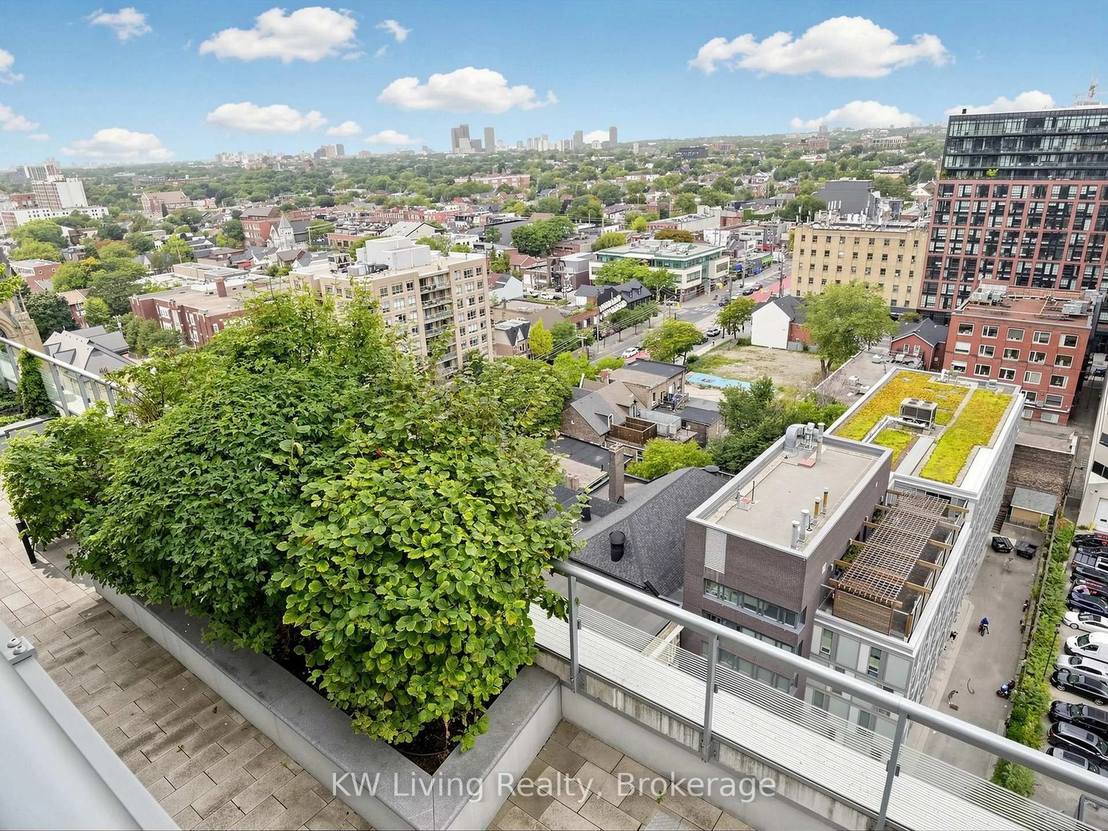 A pic from outside/outdoor area/front of a property/back of a property/a pic from drone, city buildings view from balcony for 525 Adelaide St #LPH10, Toronto Ontario M5V 0N7