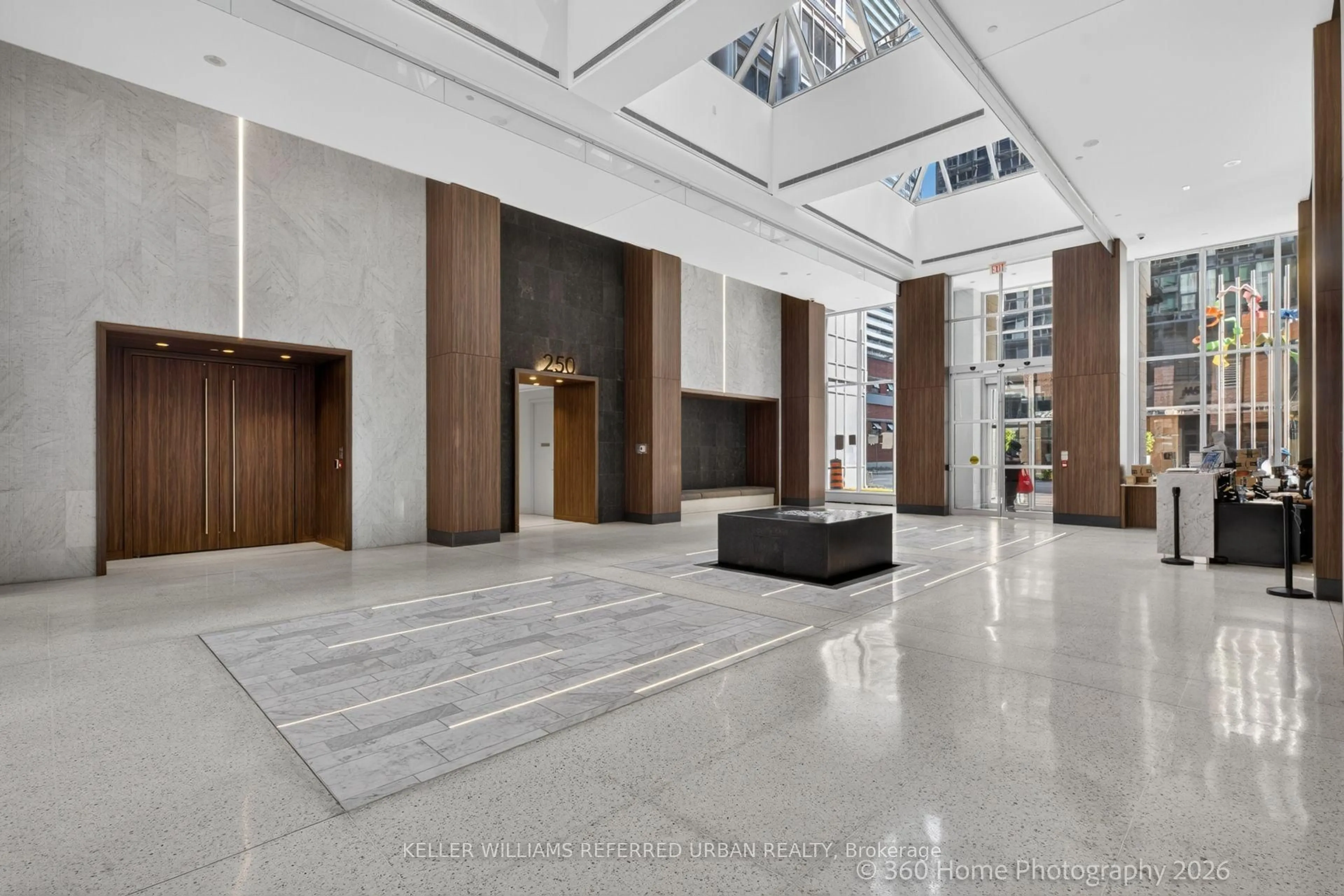Lobby for 250 Wellington St #339, Toronto Ontario M5V 3P6