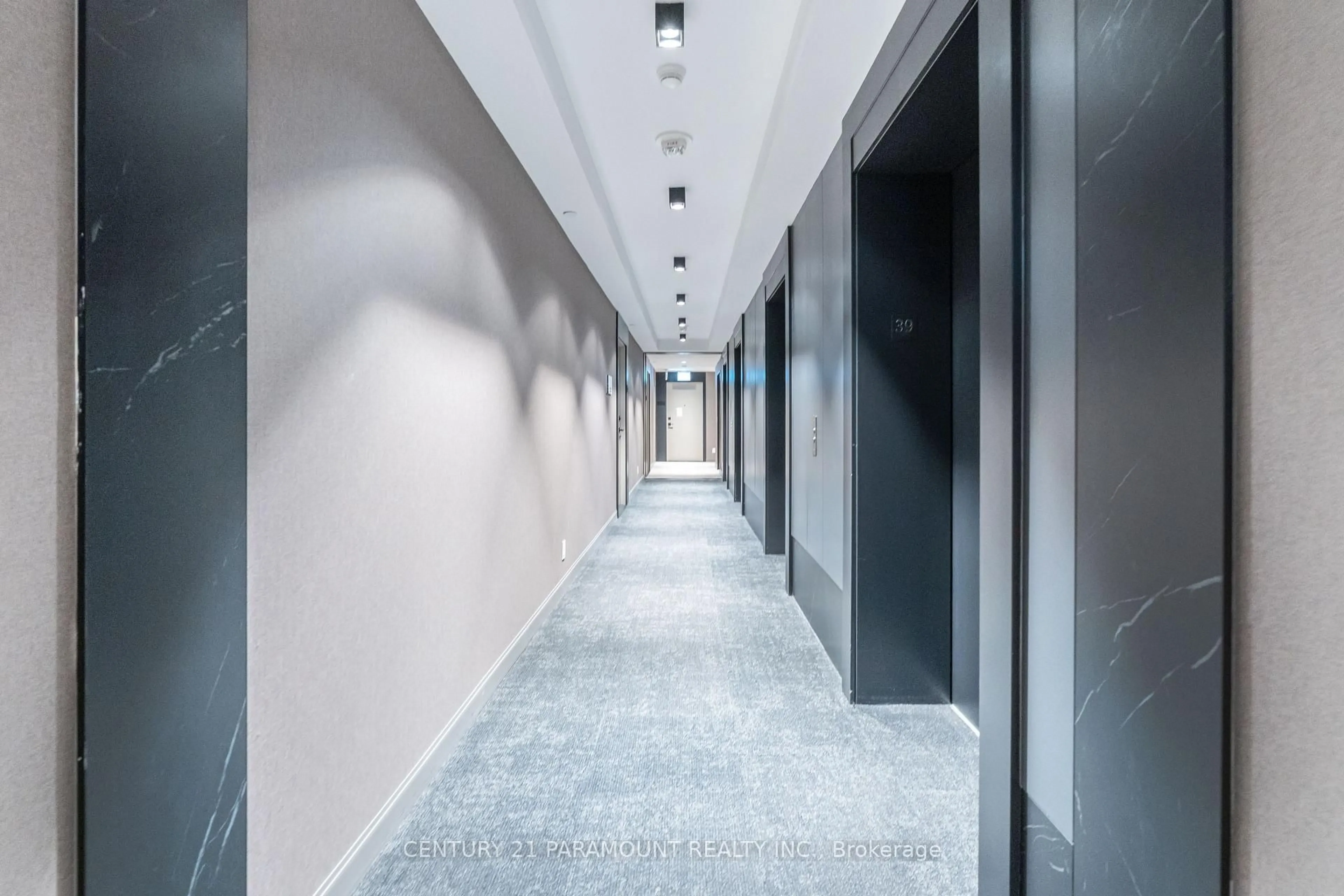 Indoor foyer for 55 Mercer St #3902, Toronto Ontario M5V 0W4