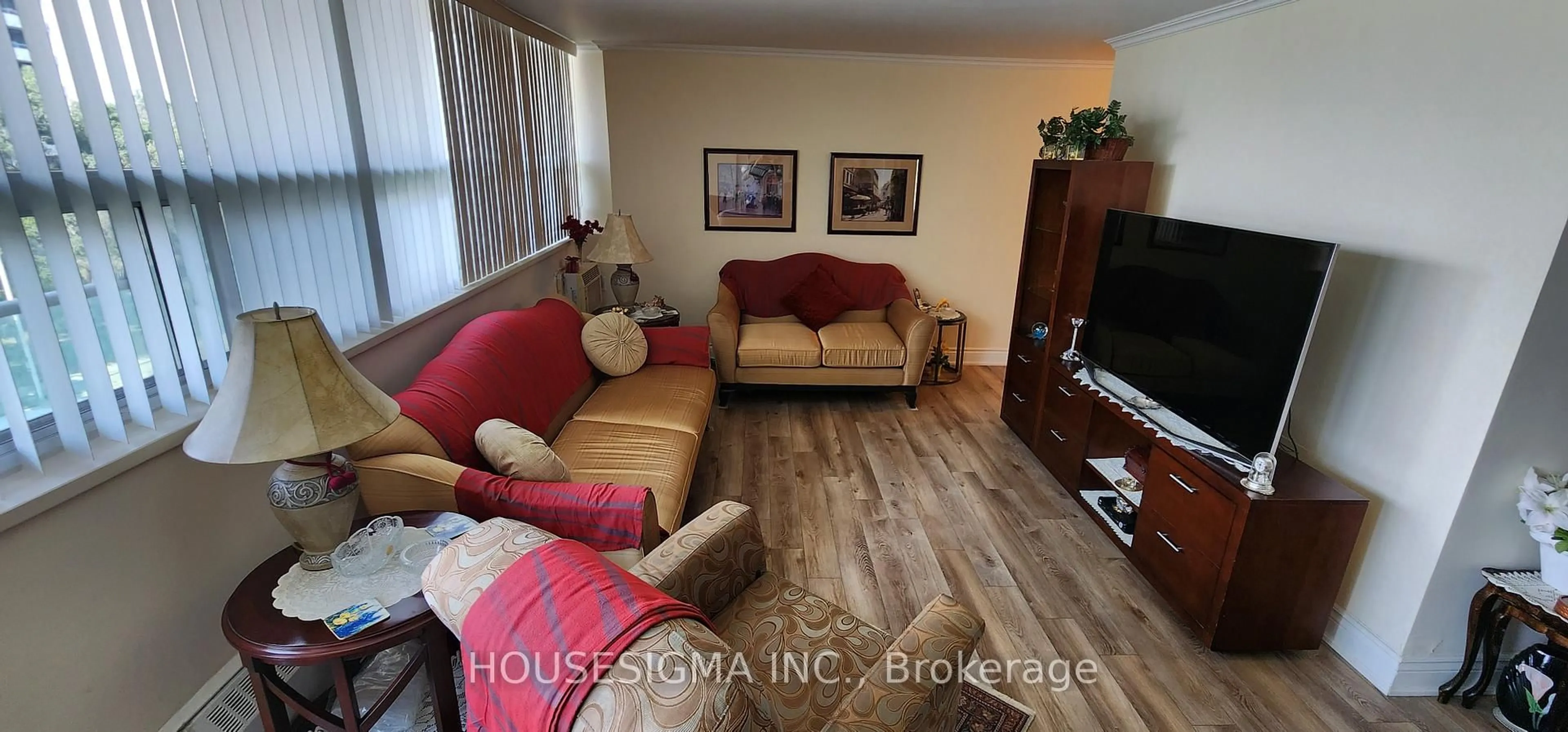 Living room with furniture, wood/laminate floor for 5949 Yonge St #505, Toronto Ontario M2M 3V8