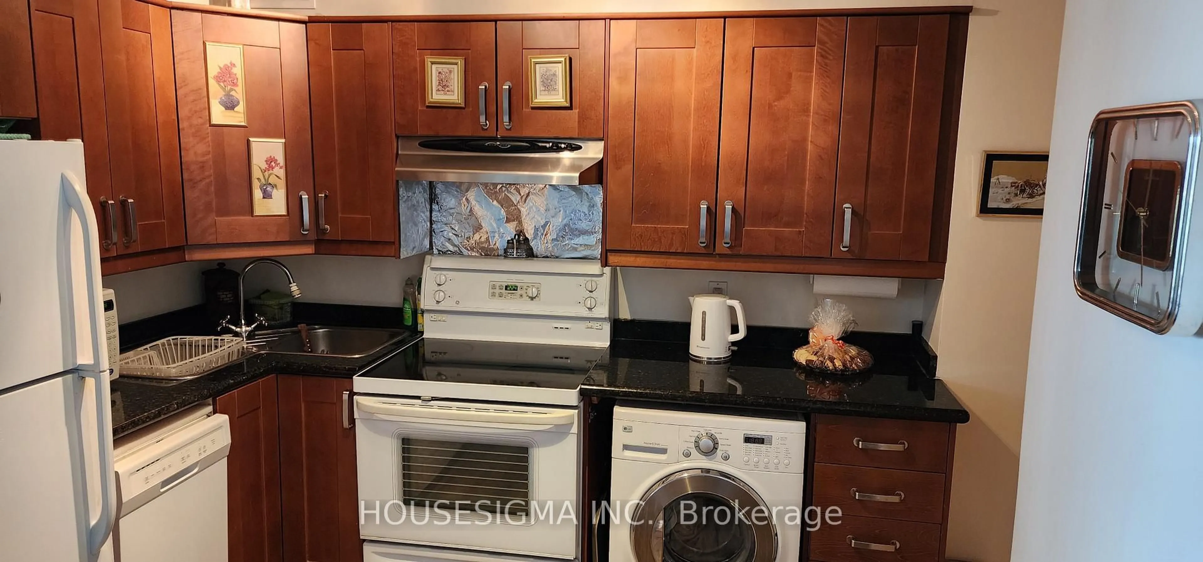 Standard kitchen, unknown for 5949 Yonge St #505, Toronto Ontario M2M 3V8