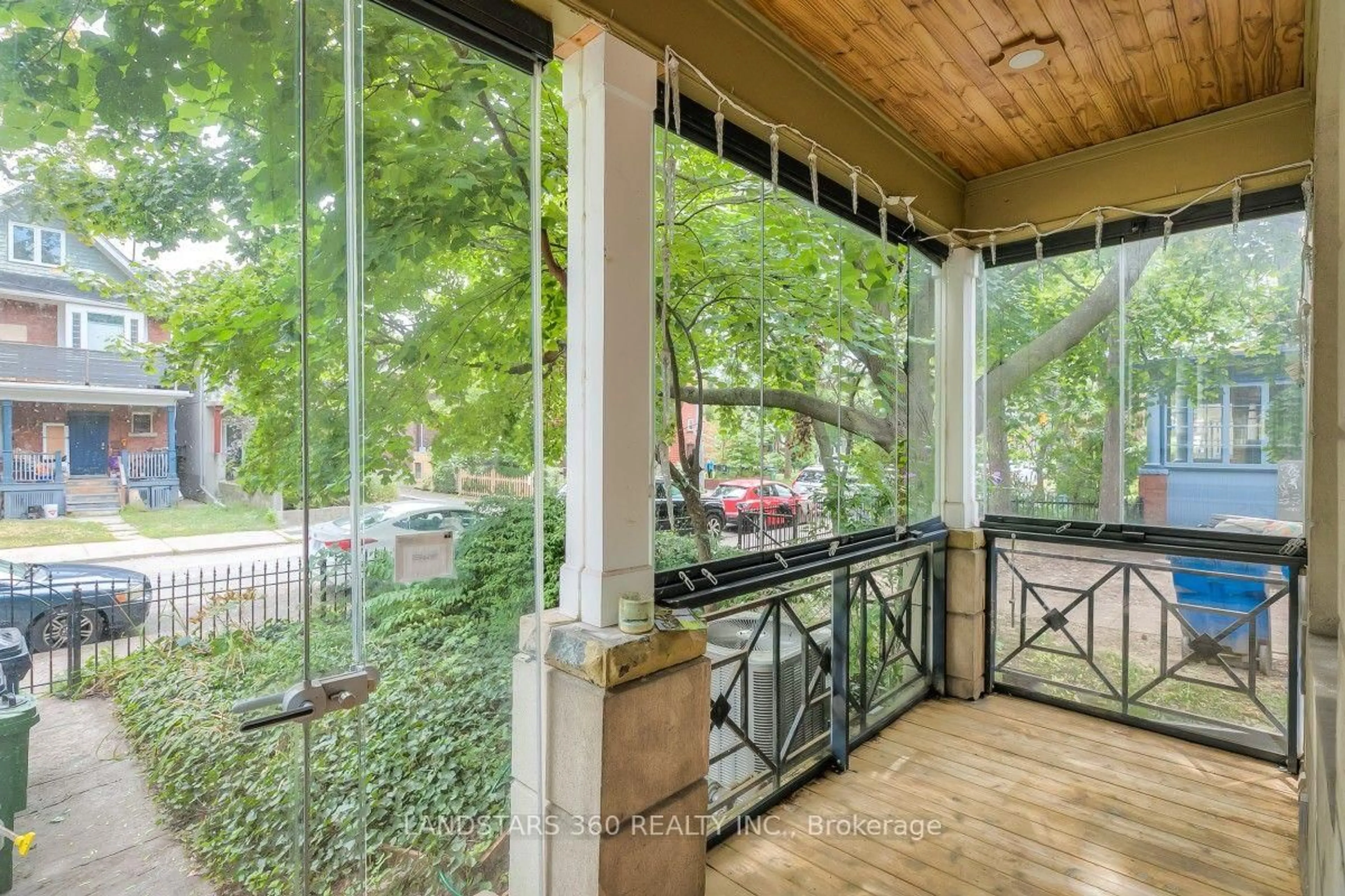 Patio, unknown for 196 Brunswick Ave, Toronto Ontario M5S 2M5