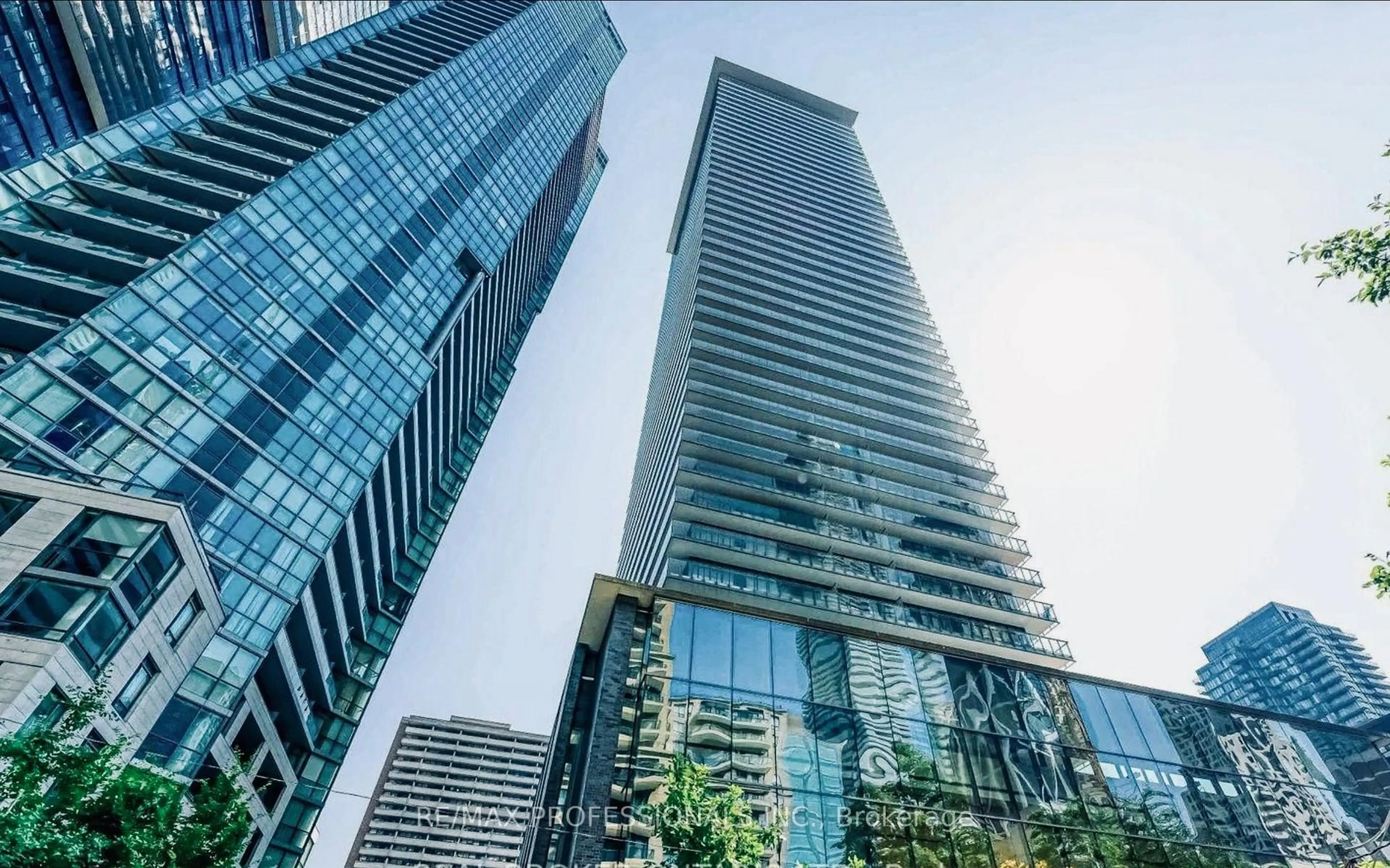 Unknown for 33 Charles St #710, Toronto Ontario M4Y 0A2