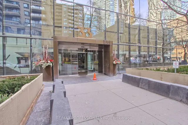 33 Charles St #710, Toronto 2