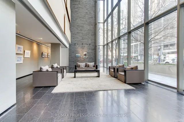 33 Charles St #710, Toronto 3