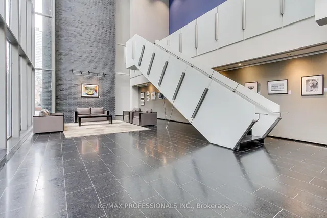 33 Charles St #710, Toronto 4