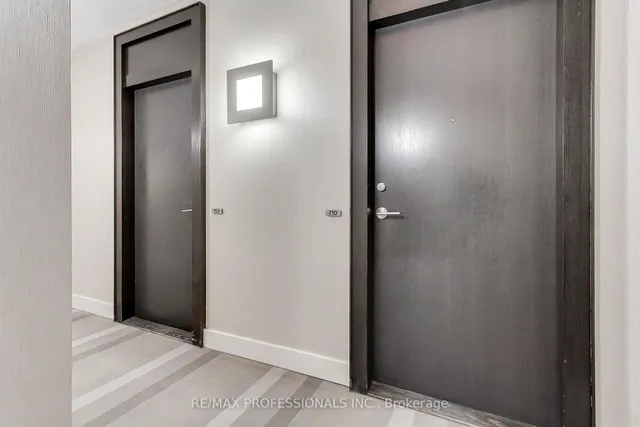 33 Charles St #710, Toronto 5
