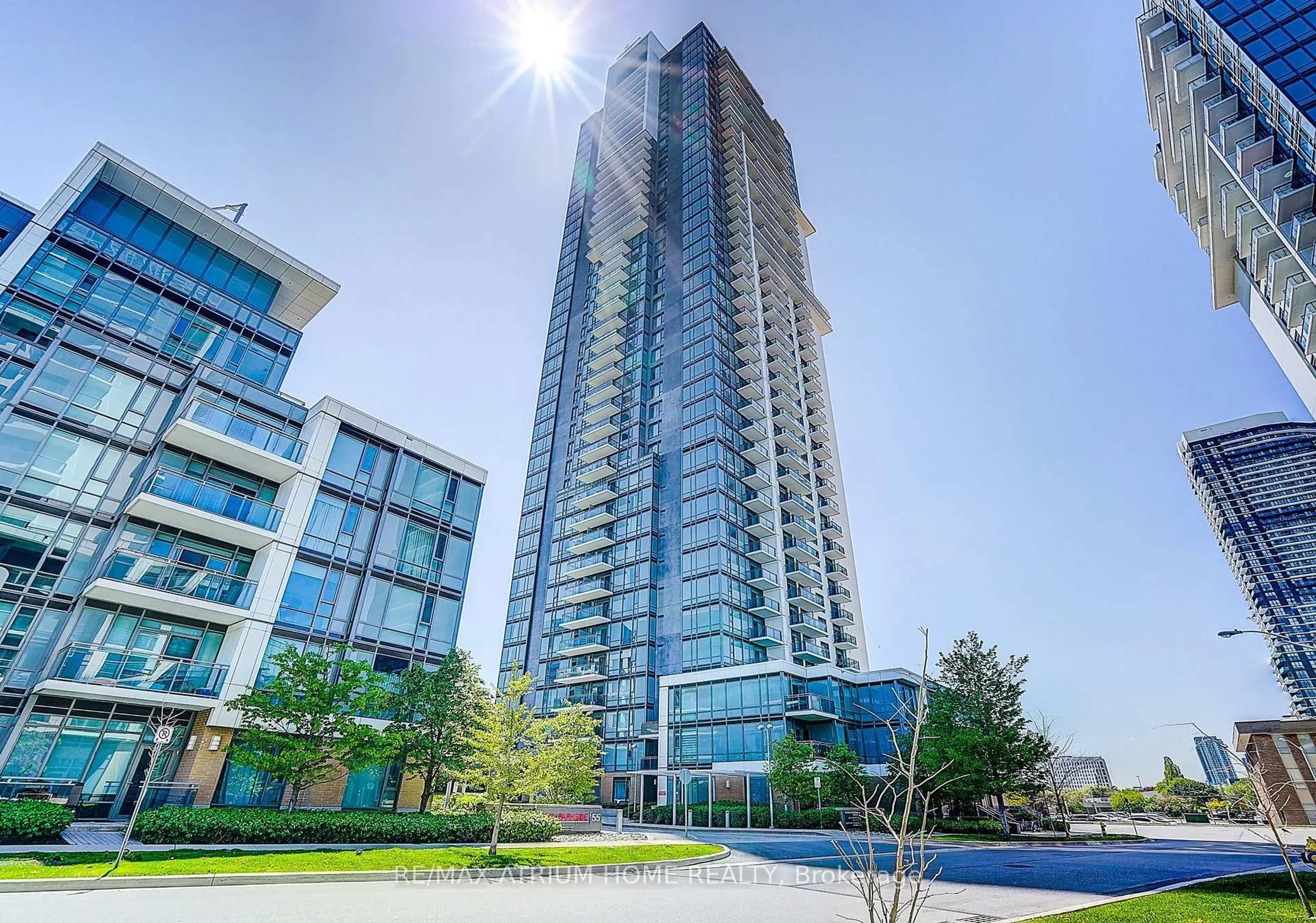 A pic from outside/outdoor area/front of a property/back of a property/a pic from drone, unknown for 55 Ann O'reilly Rd #810, Toronto Ontario M2J 0E1