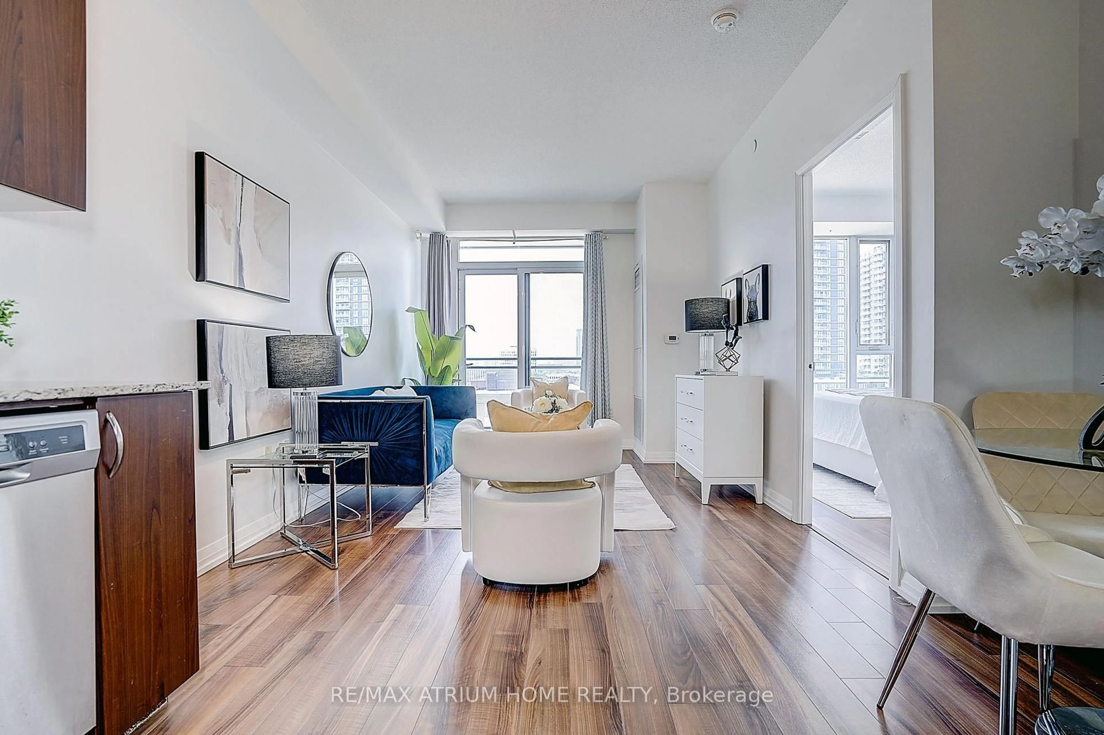 Living room with furniture, unknown for 55 Ann O'reilly Rd #810, Toronto Ontario M2J 0E1