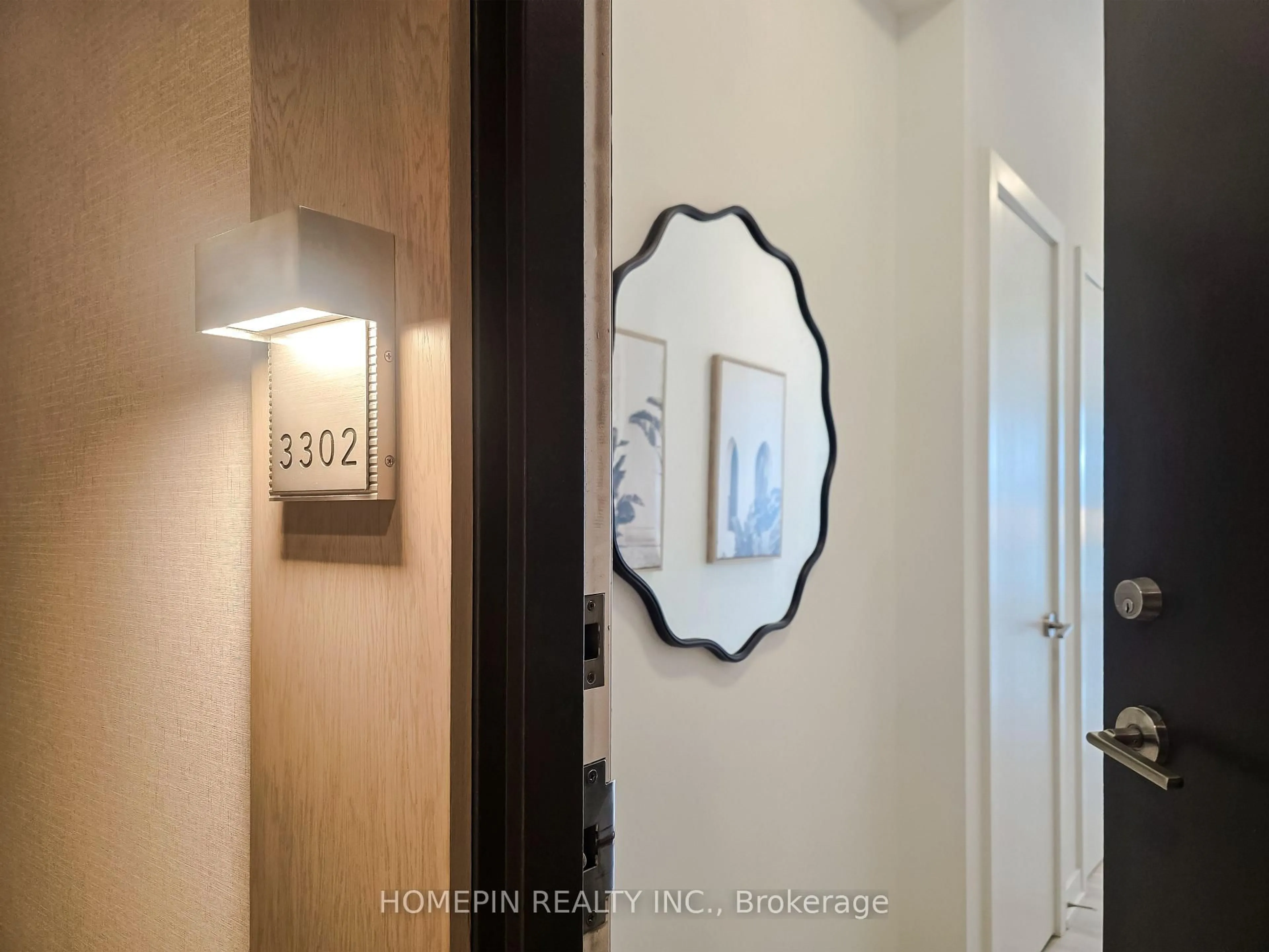 Indoor entryway for 8 Olympic Garden Dr #S3402, Toronto Ontario M2M 0B9