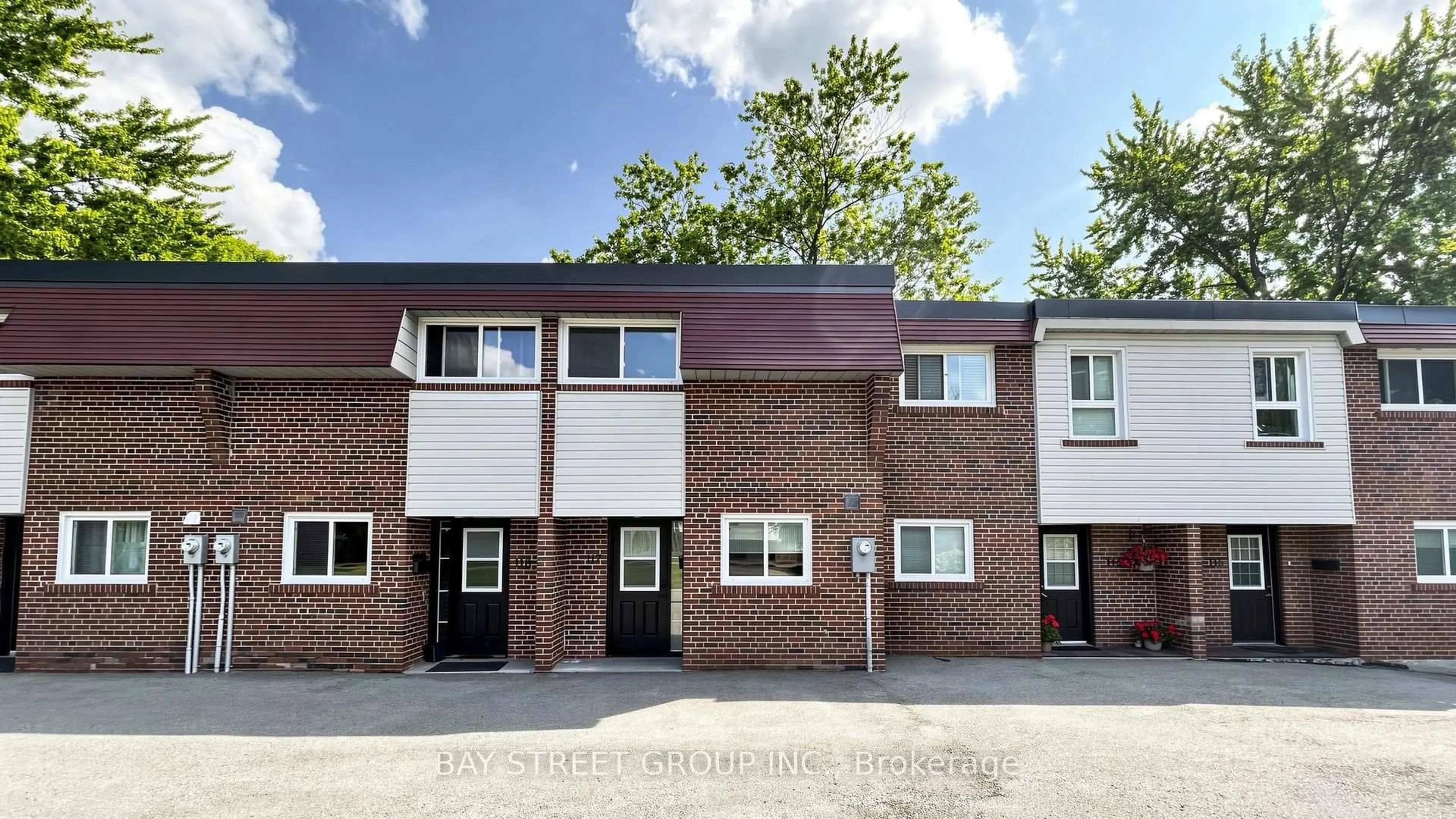 A pic from outside/outdoor area/front of a property/back of a property/a pic from drone, building for 57 Godstone Rd #117, Toronto Ontario M2J 3C8
