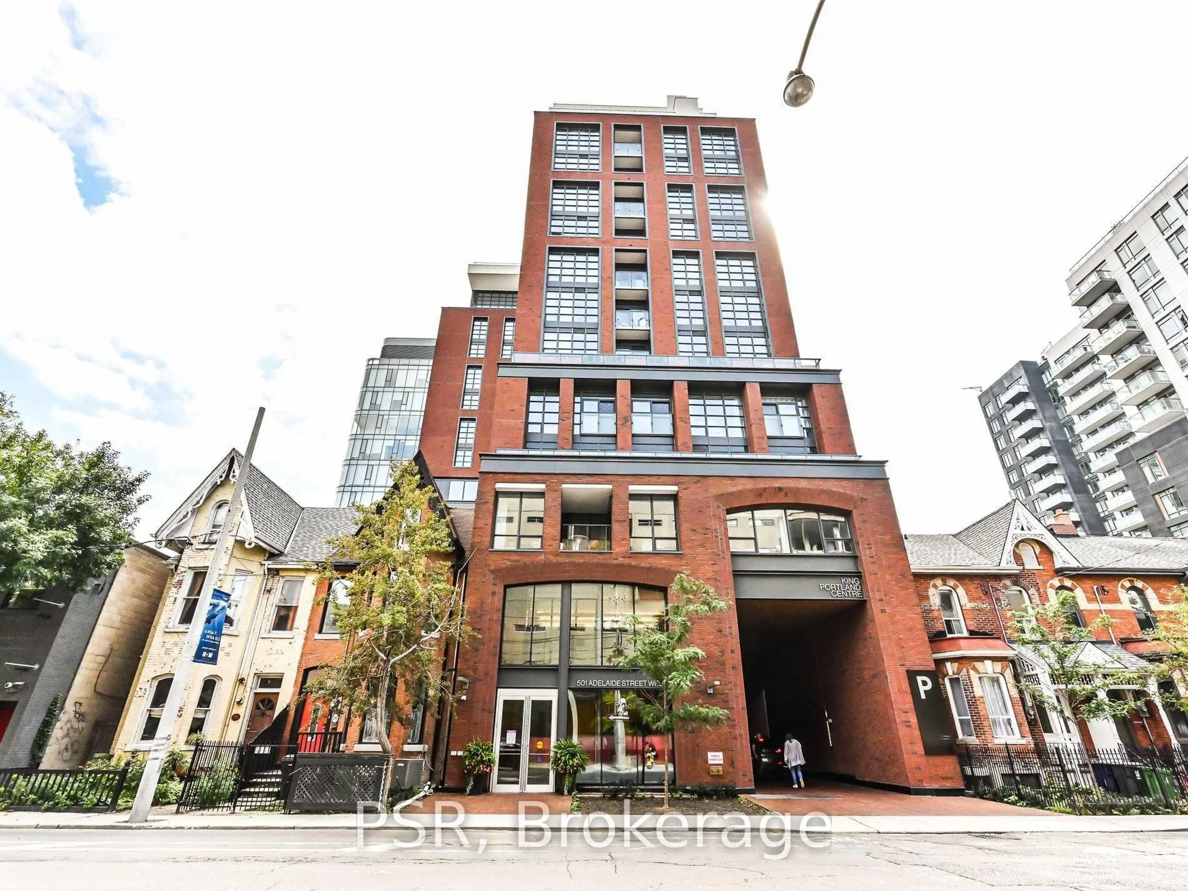 Indoor foyer for 501 Adelaide St #1205, Toronto Ontario M5V 1T4
