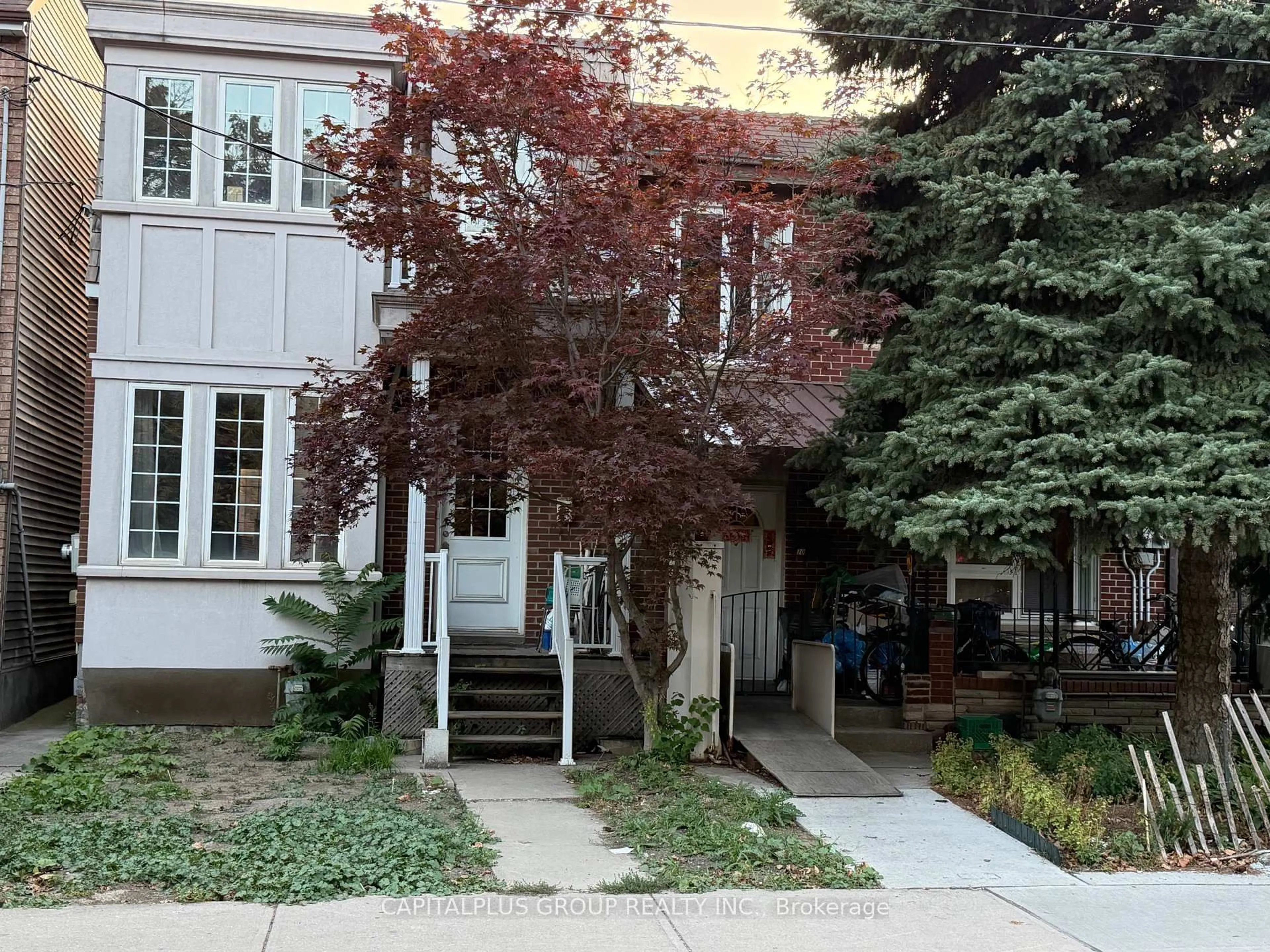 Unknown for 68 Lippincott St, Toronto Ontario M5T 2R5