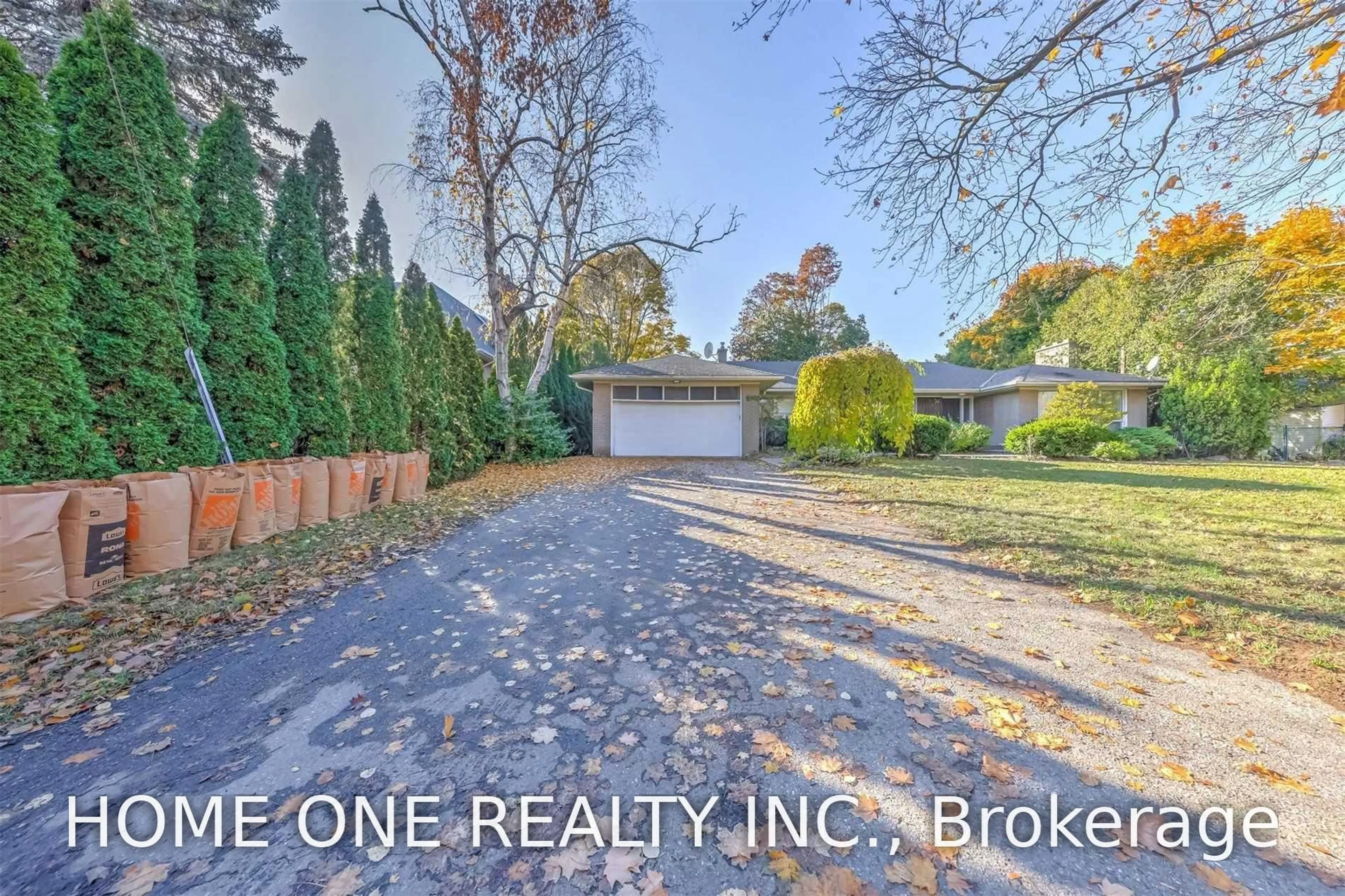 A pic from outside/outdoor area/front of a property/back of a property/a pic from drone, street for 36 Harrison Rd, Toronto Ontario M2L 1V4
