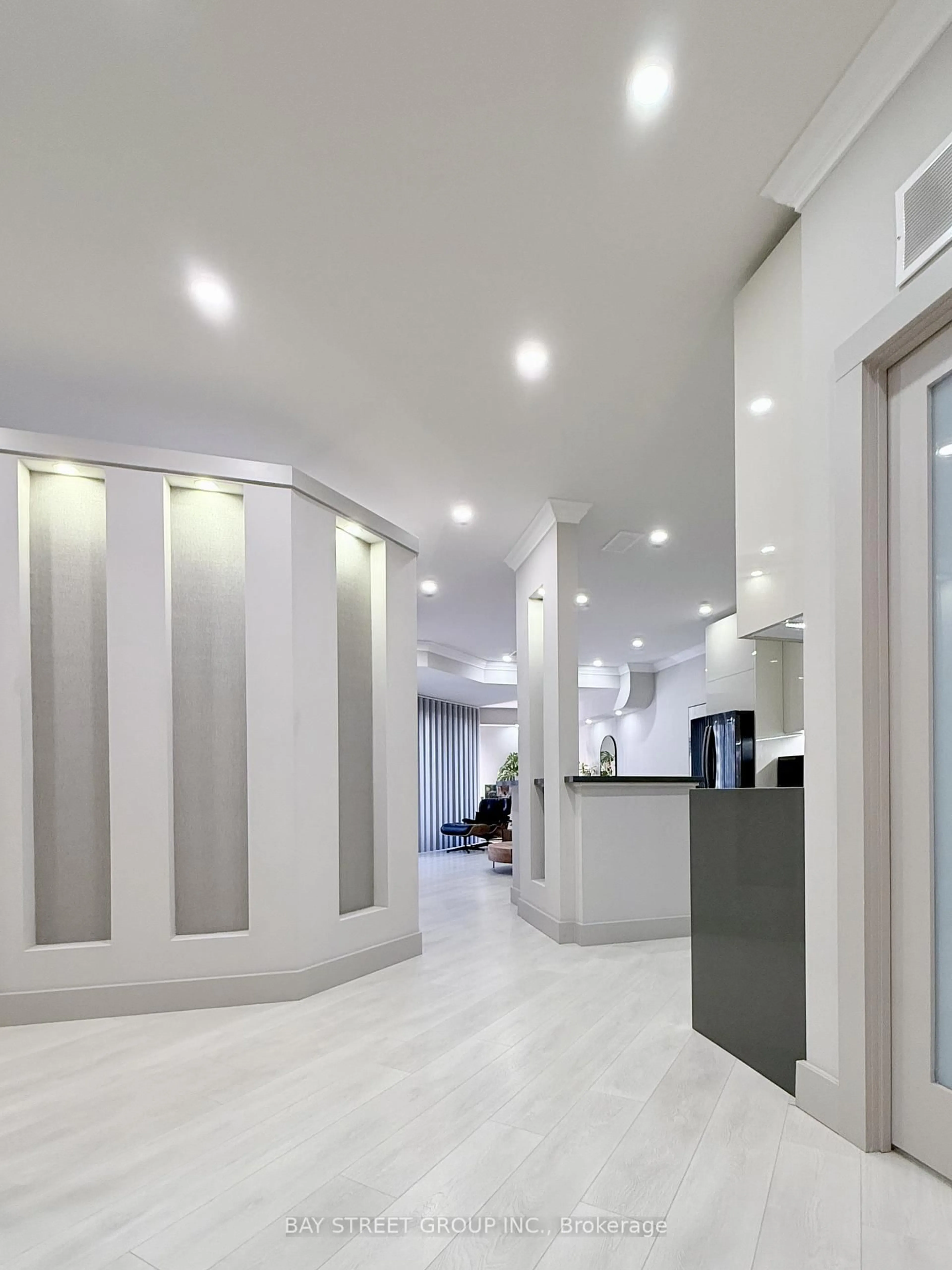 Indoor foyer for 55 Harbour Sq #606, Toronto Ontario M5J 2L1