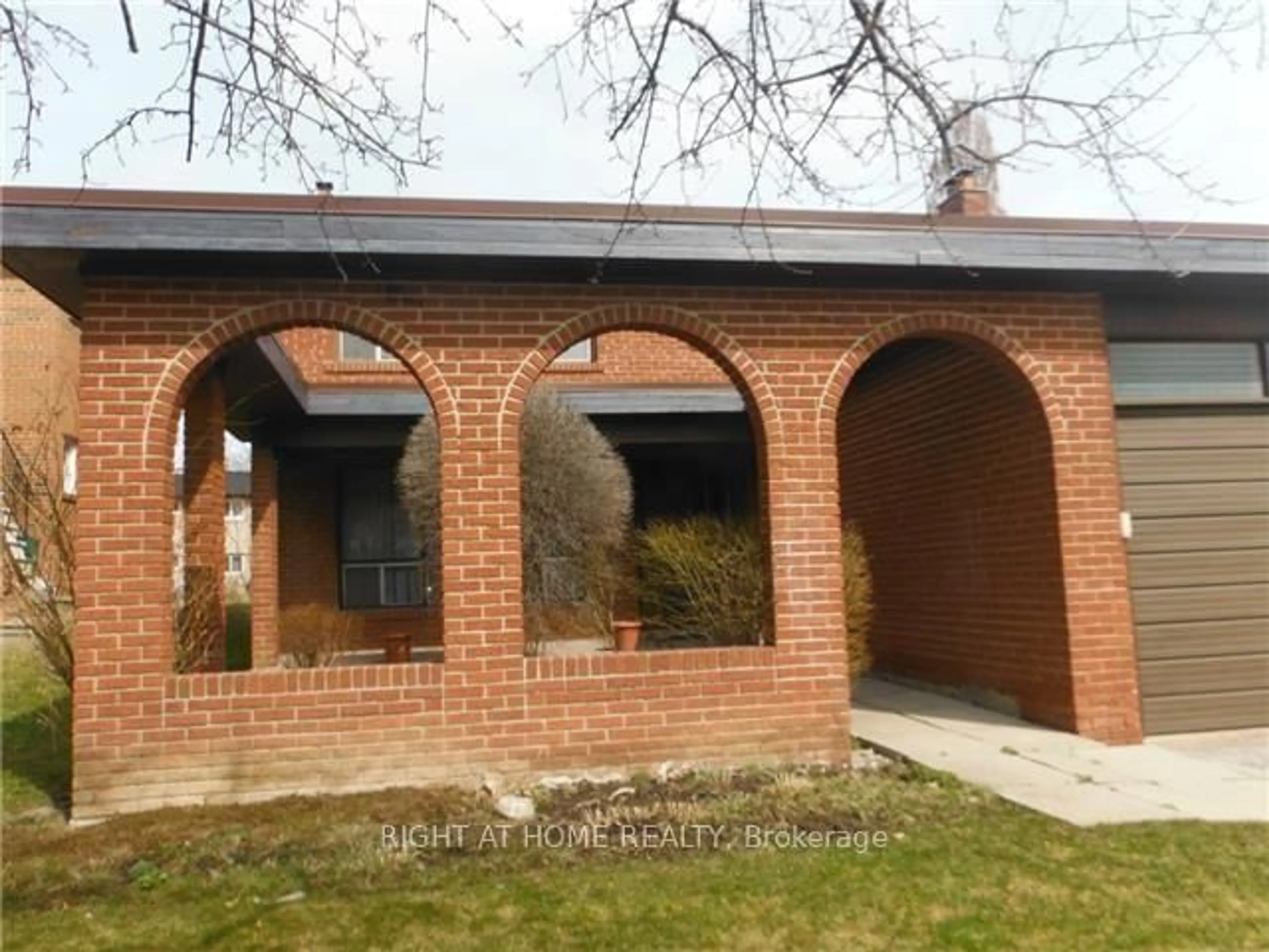 Home with brick exterior material, building for 38 Clovercrest Rd, Toronto Ontario M2J 1Z6