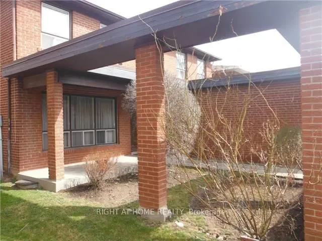 38 Clovercrest Rd, Toronto 3