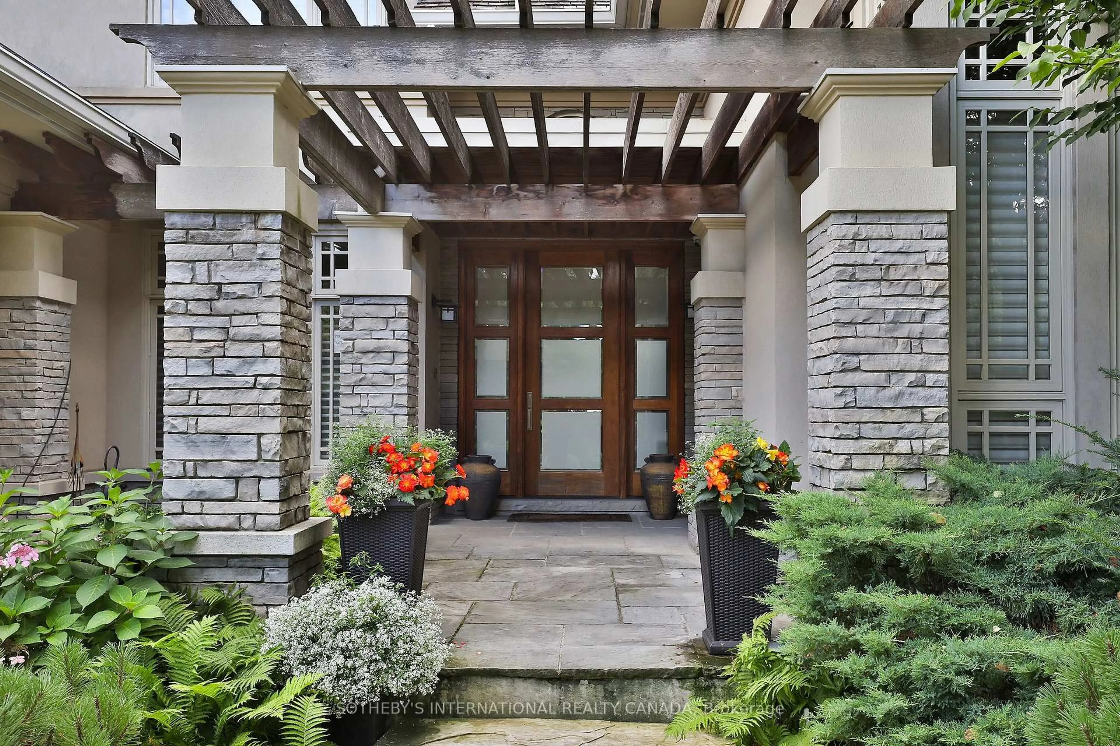 Indoor entryway for 23 Country Lane, Toronto Ontario M2L 1E1