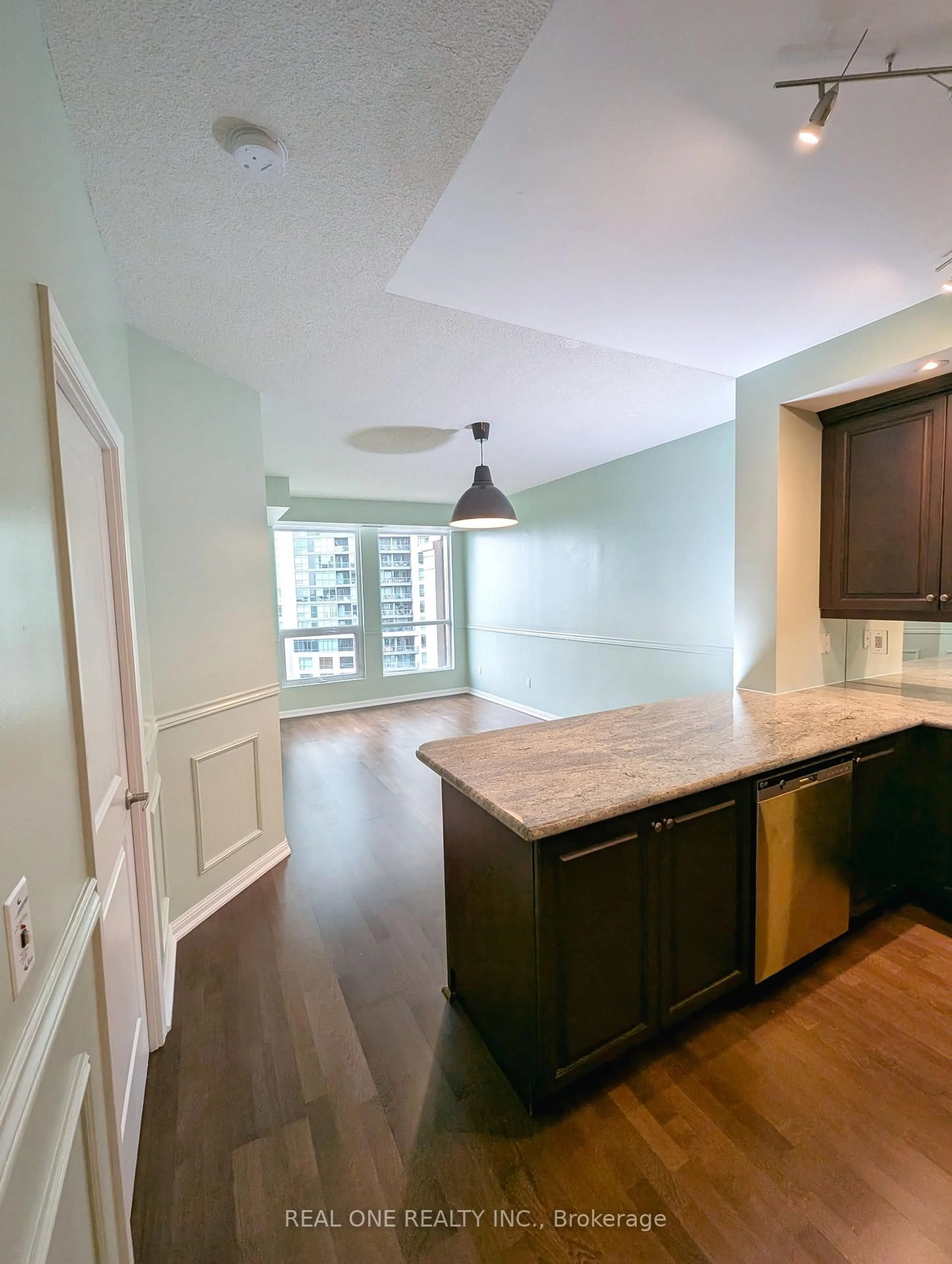 Open concept kitchen, unknown for 628 Fleet St #1015, Toronto Ontario M5V 1A8