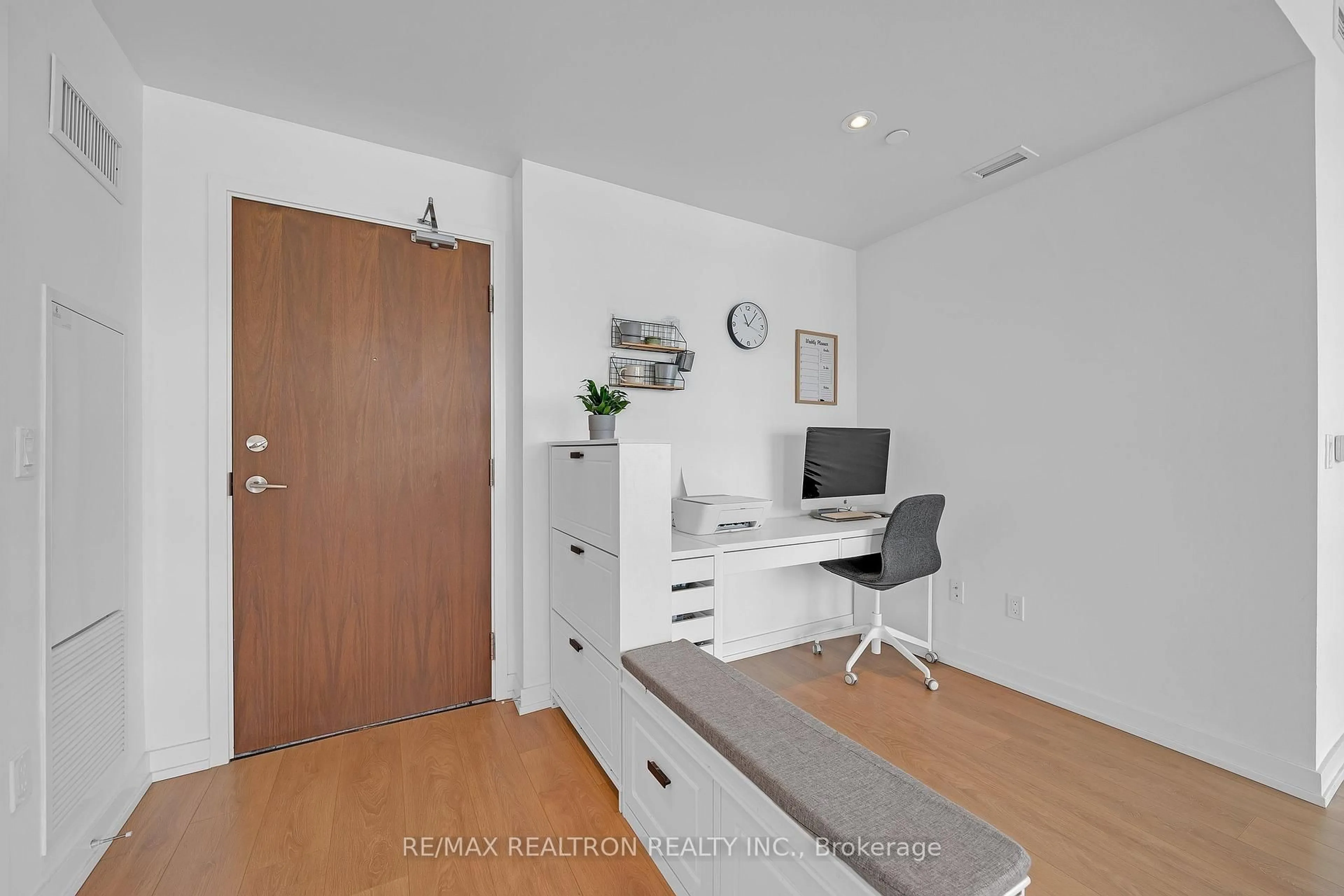 A pic of a room for 117 Mcmahon Dr #507, Toronto Ontario M2K 0E4