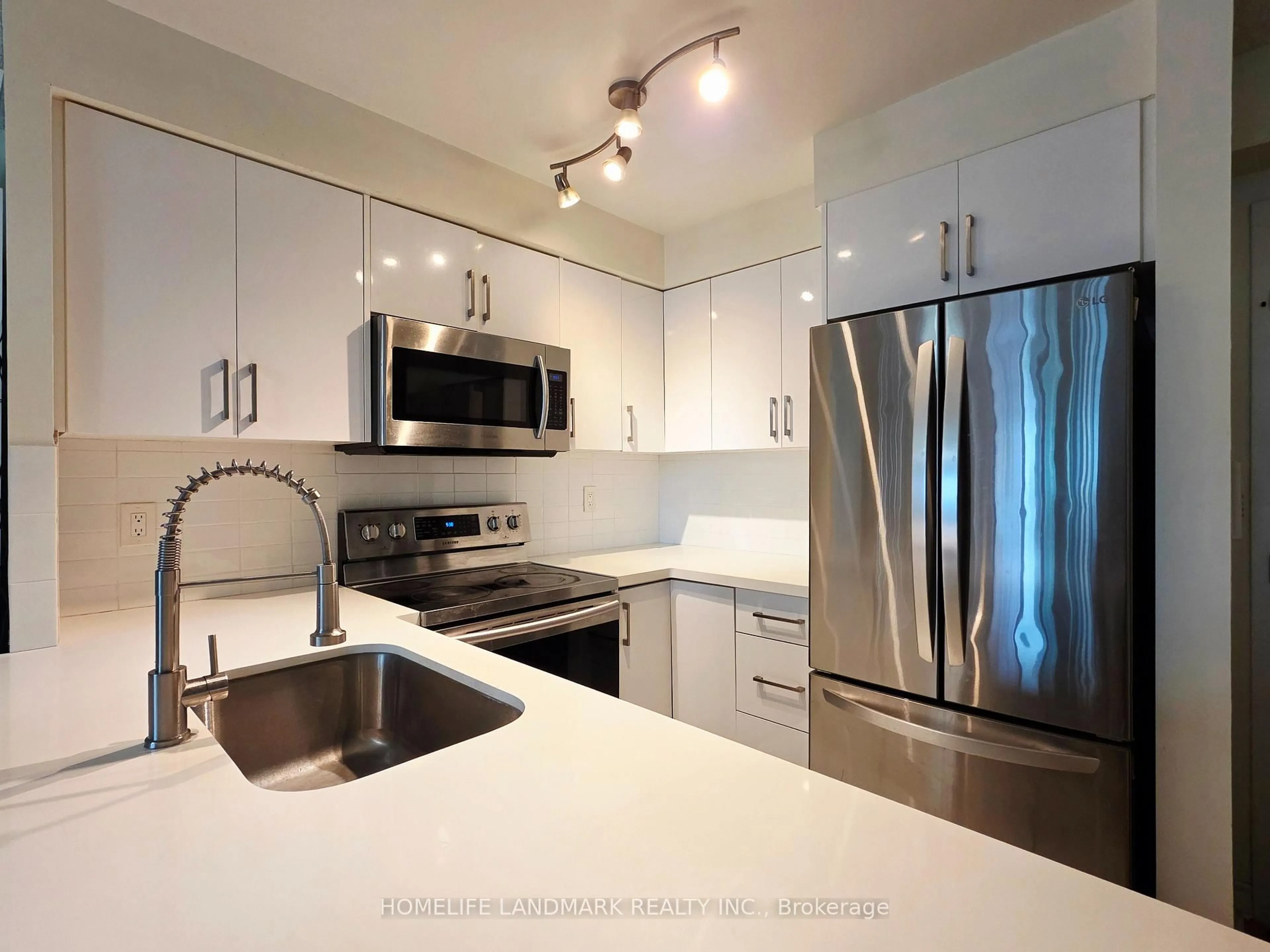 Standard kitchen, unknown for 7 Lorraine Dr #1015, Toronto Ontario M2N 7H2