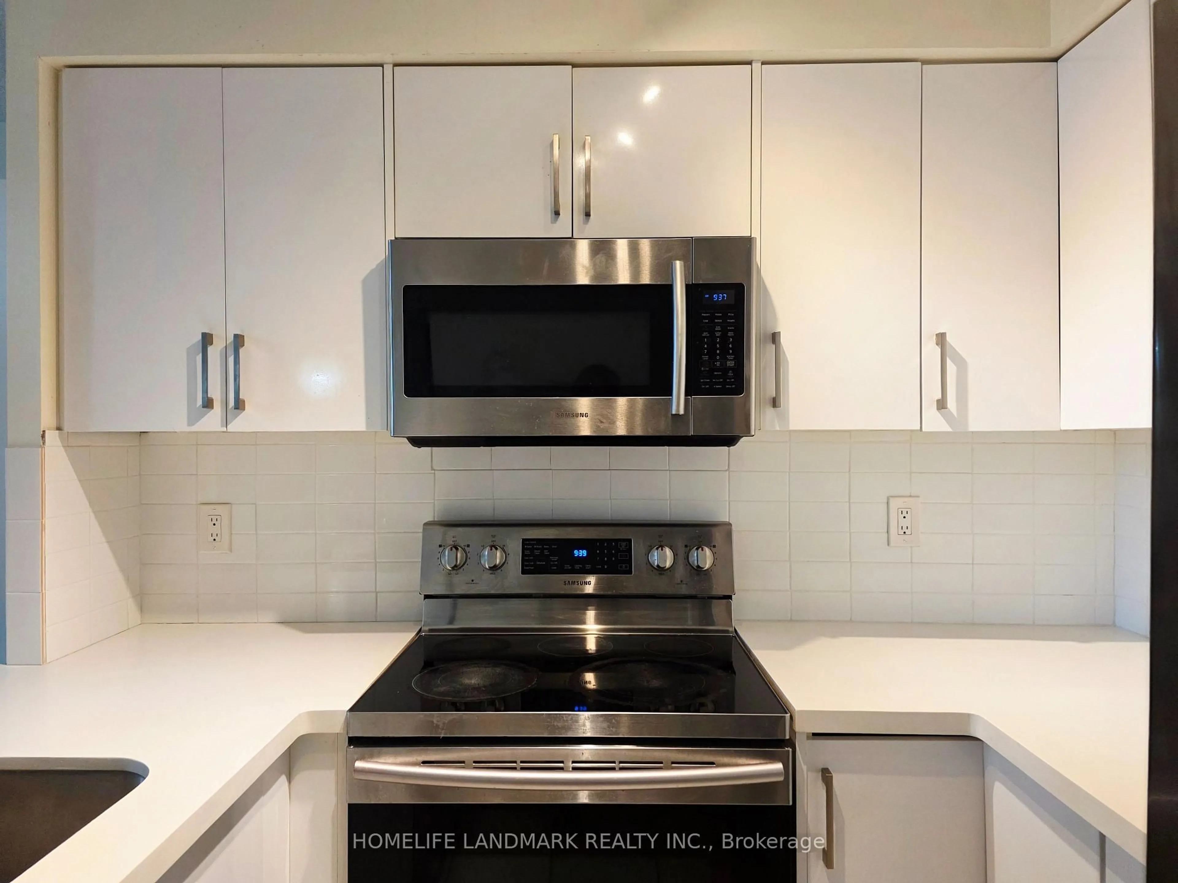 Standard kitchen, unknown for 7 Lorraine Dr #1015, Toronto Ontario M2N 7H2