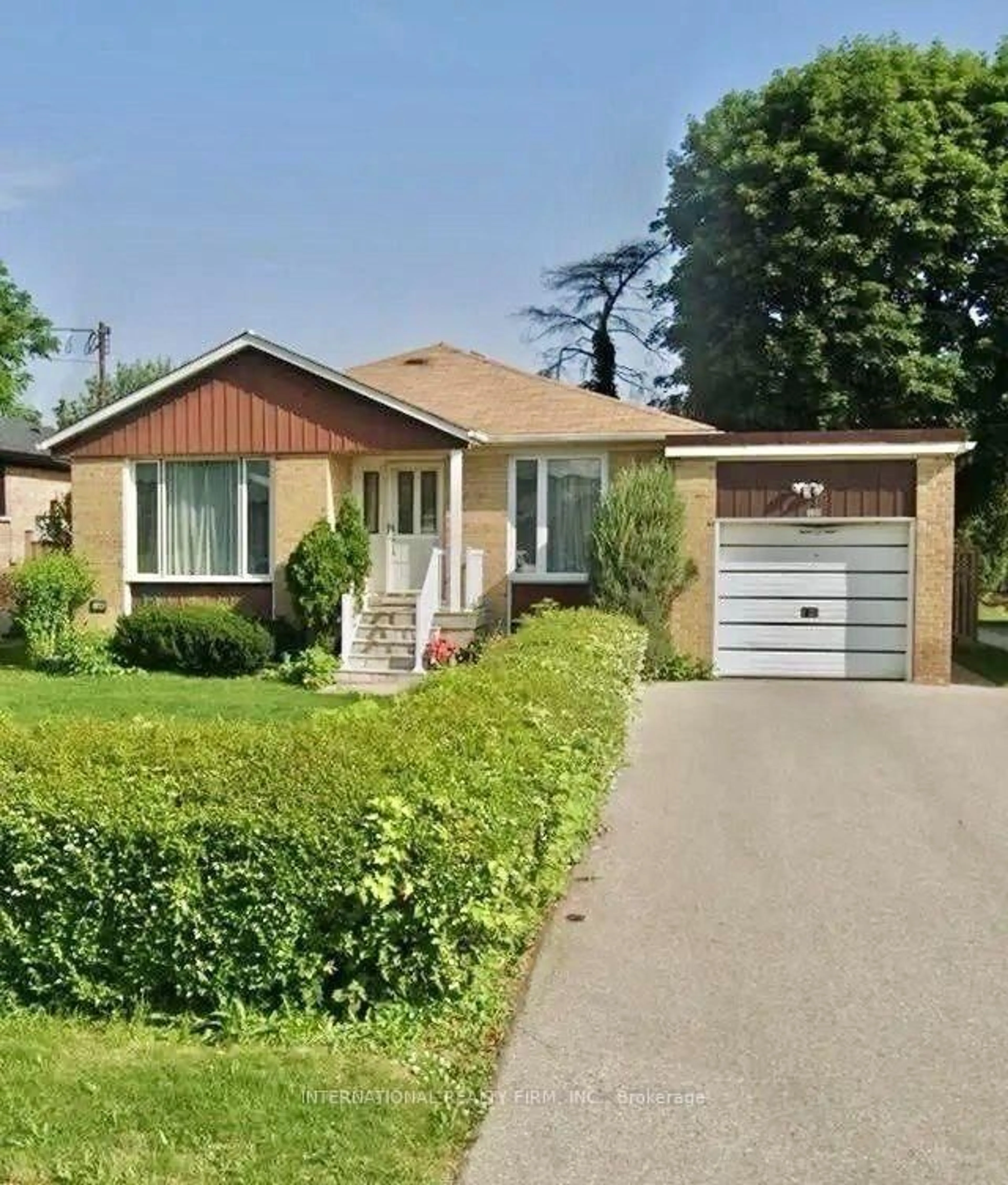 Home with brick exterior material, street for 198 Waterloo Ave, Toronto Ontario M3H 3Z2