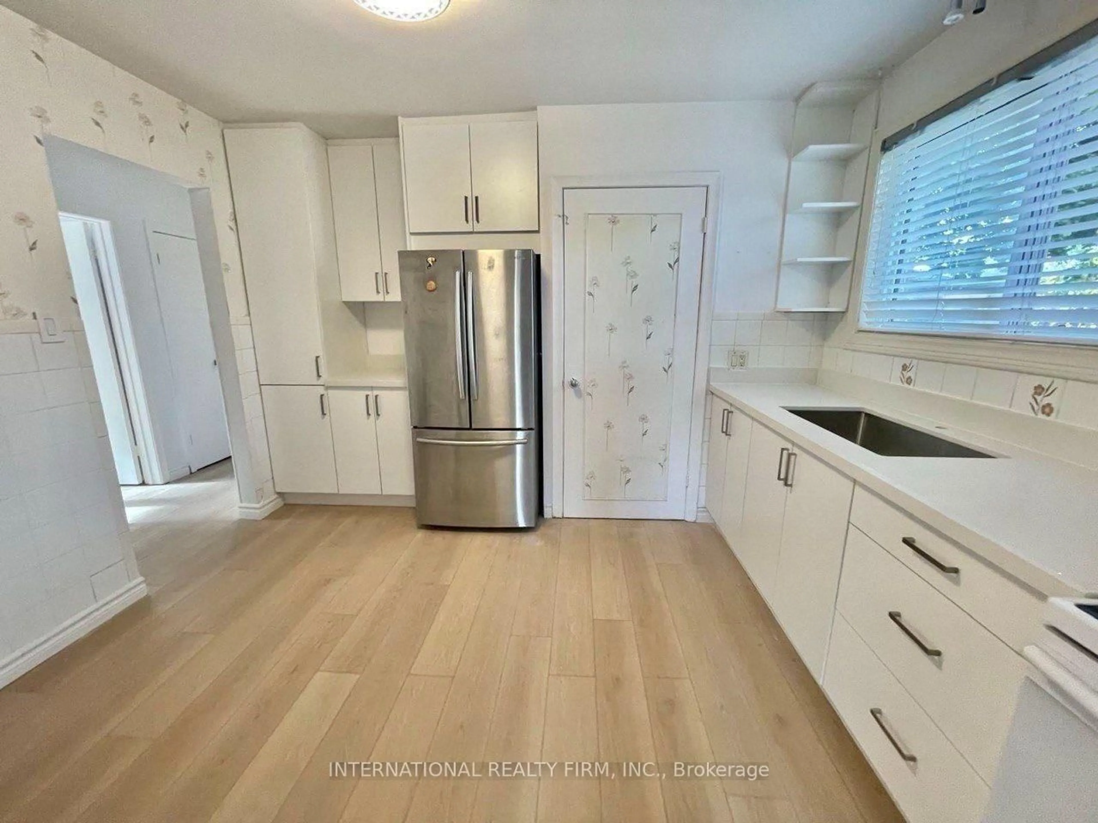 Open concept kitchen, unknown for 198 Waterloo Ave, Toronto Ontario M3H 3Z2